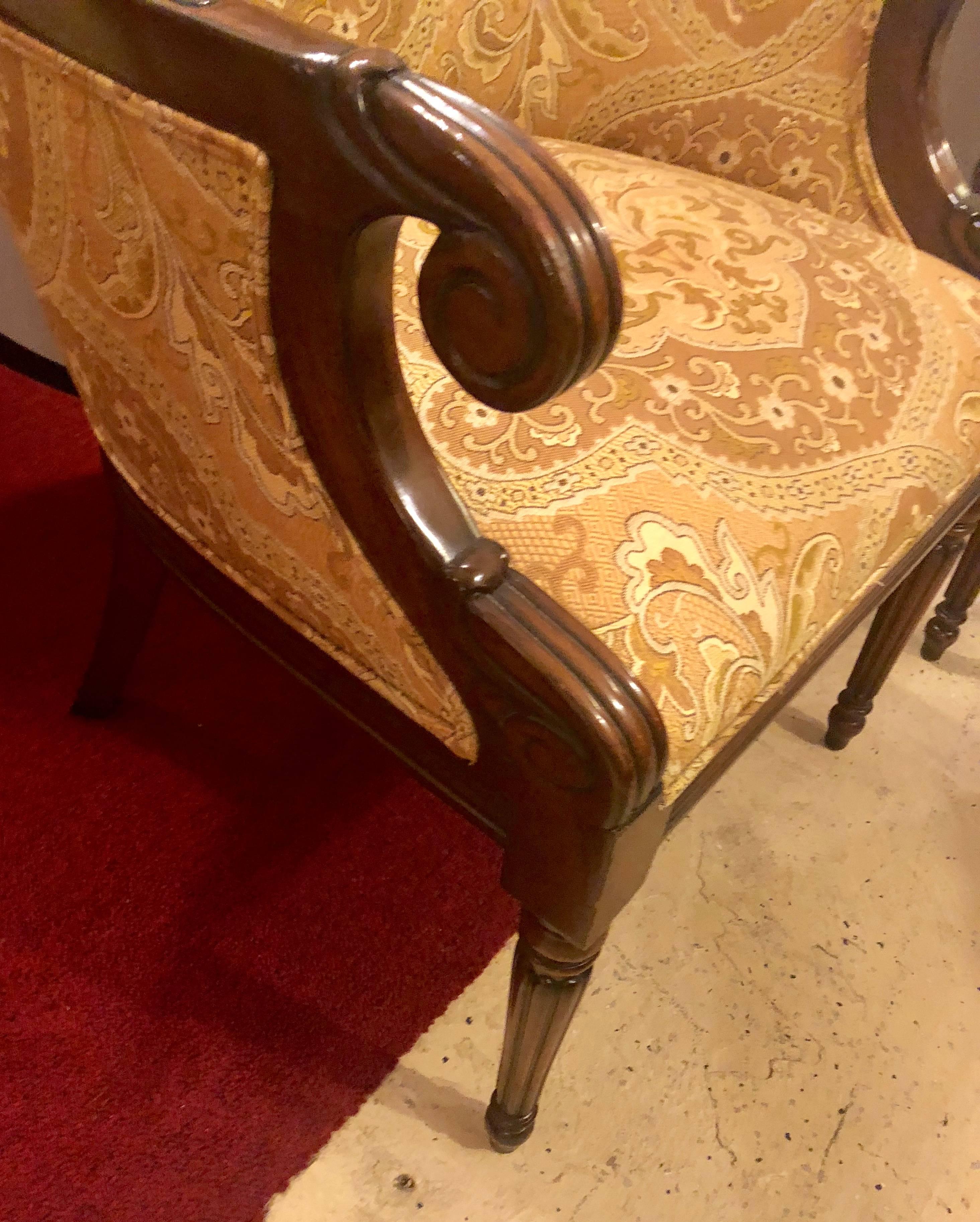 Hollywood Regency Paire de fauteuils de bureau Smith & Watson, en Bergere, finement rembourrés