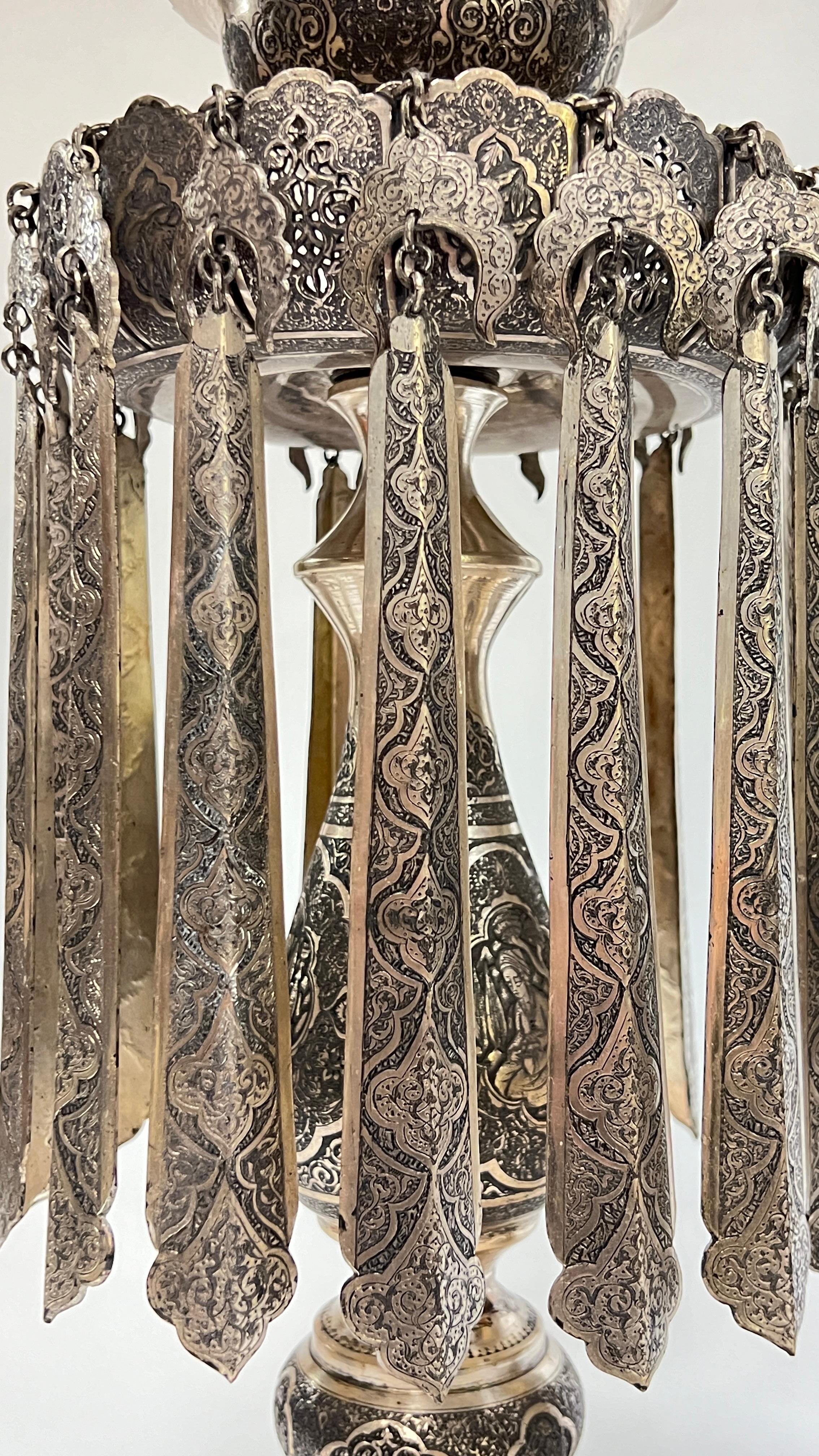 Coppia di qualità eccellente  Portacandele persiani monumentali in argento / lusters in vendita 1