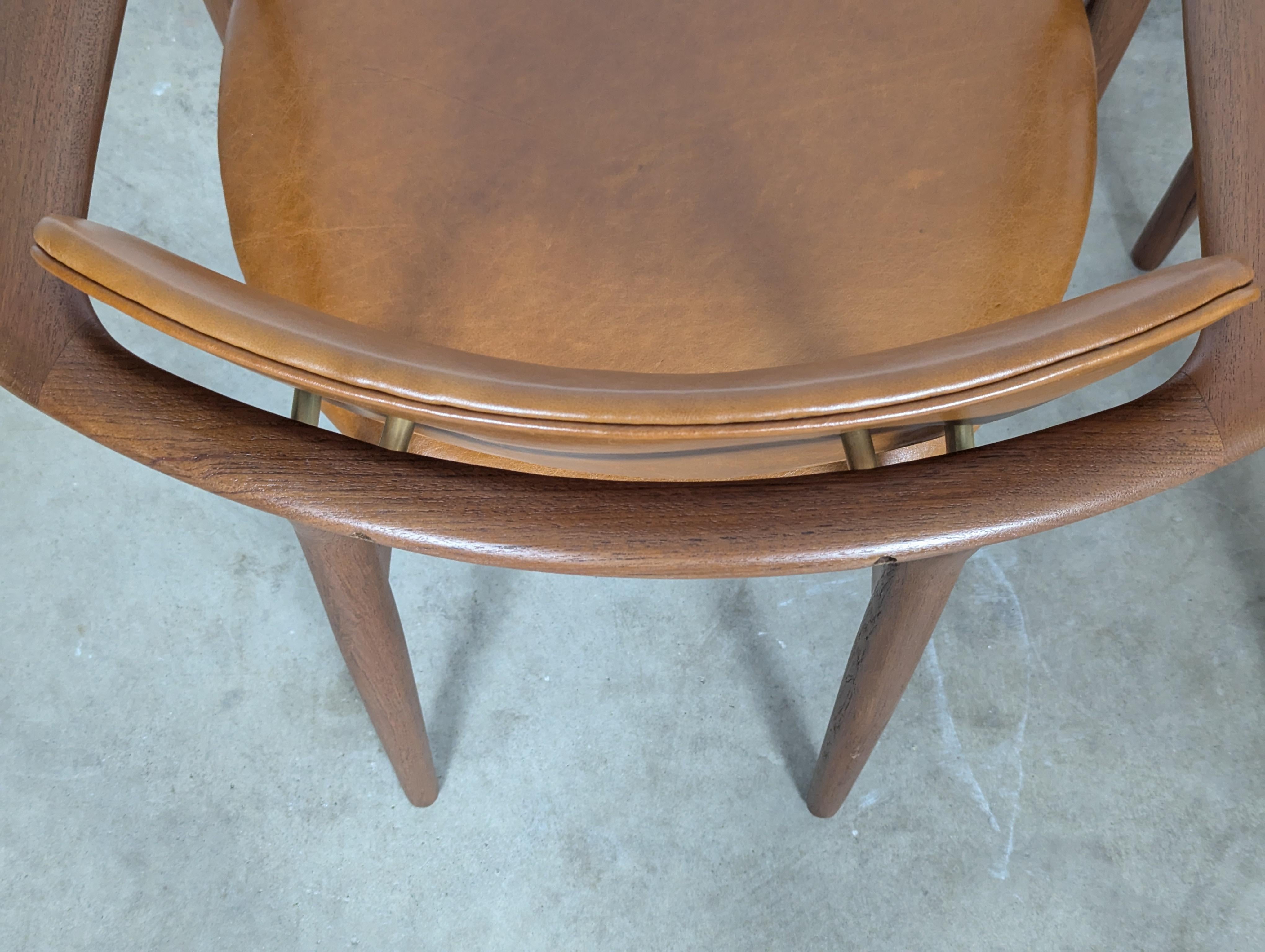 Coppia di  Poltrone '109' di Finn Juhls in teak, pelle color cognac e ottone, 1946 in vendita 6