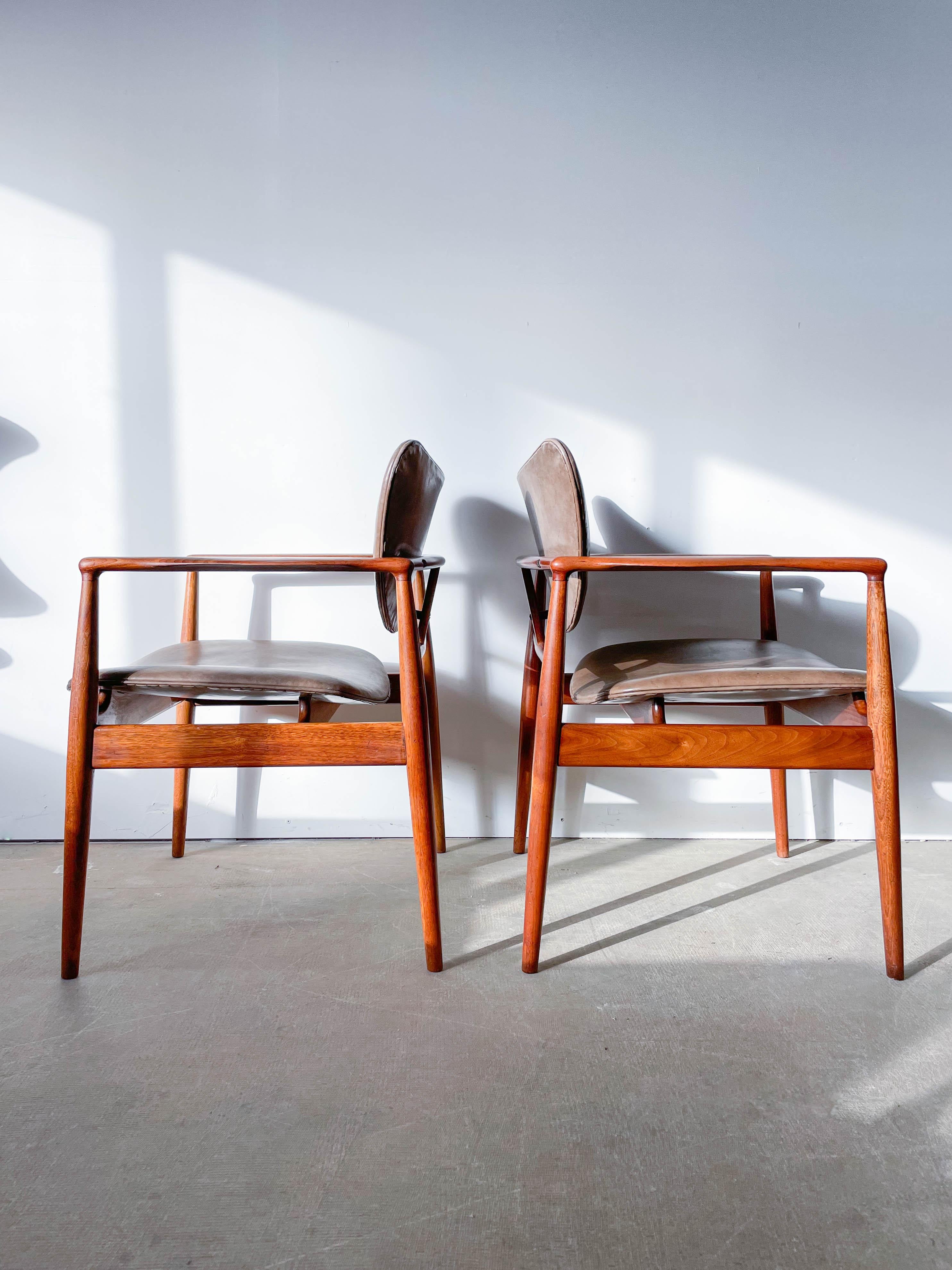 American Pair of Finn Juhl 48 Chairs by Baker in Walnut