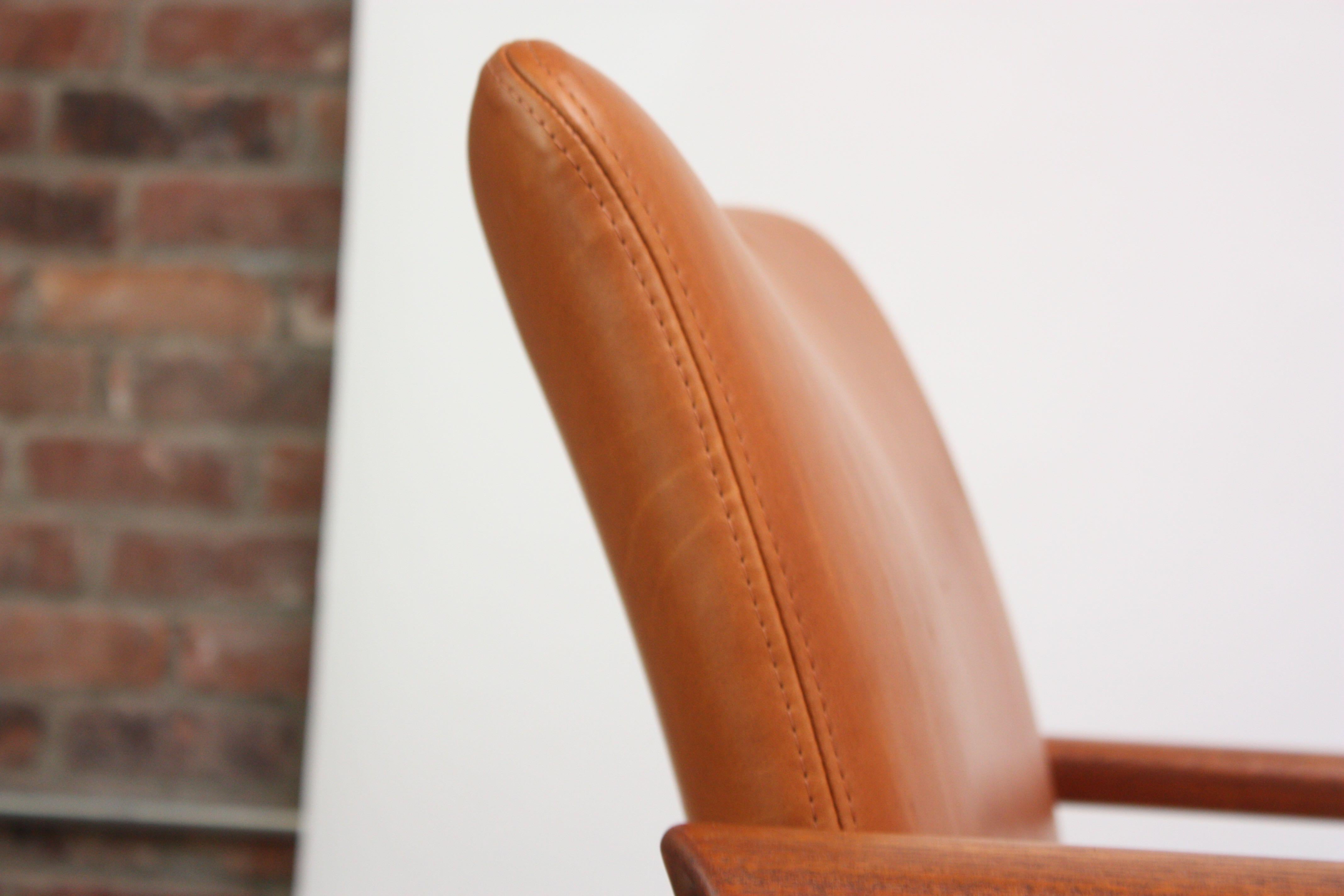 Pair of Finn Juhl Diplomat Armchairs for France & Son in Leather and Teak 5