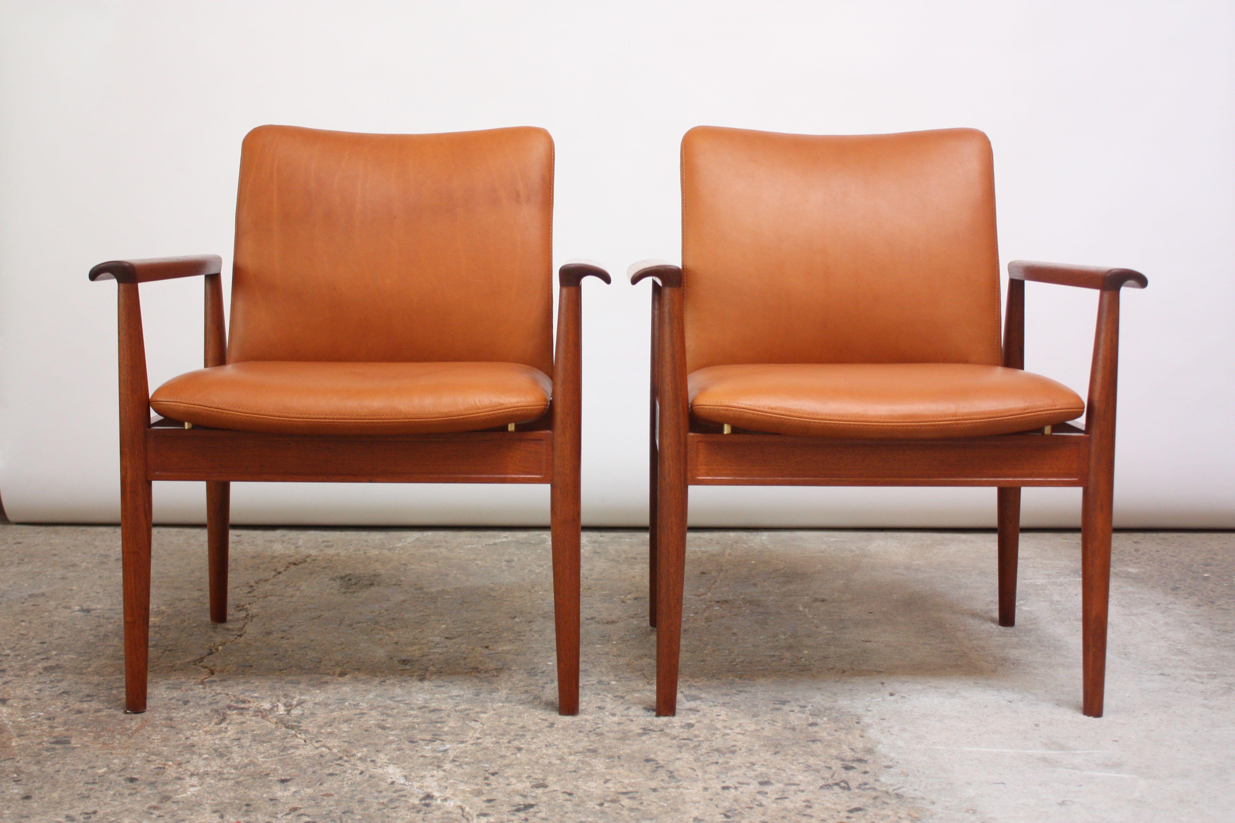 Danish Pair of Finn Juhl Diplomat Armchairs for France & Son in Leather and Teak