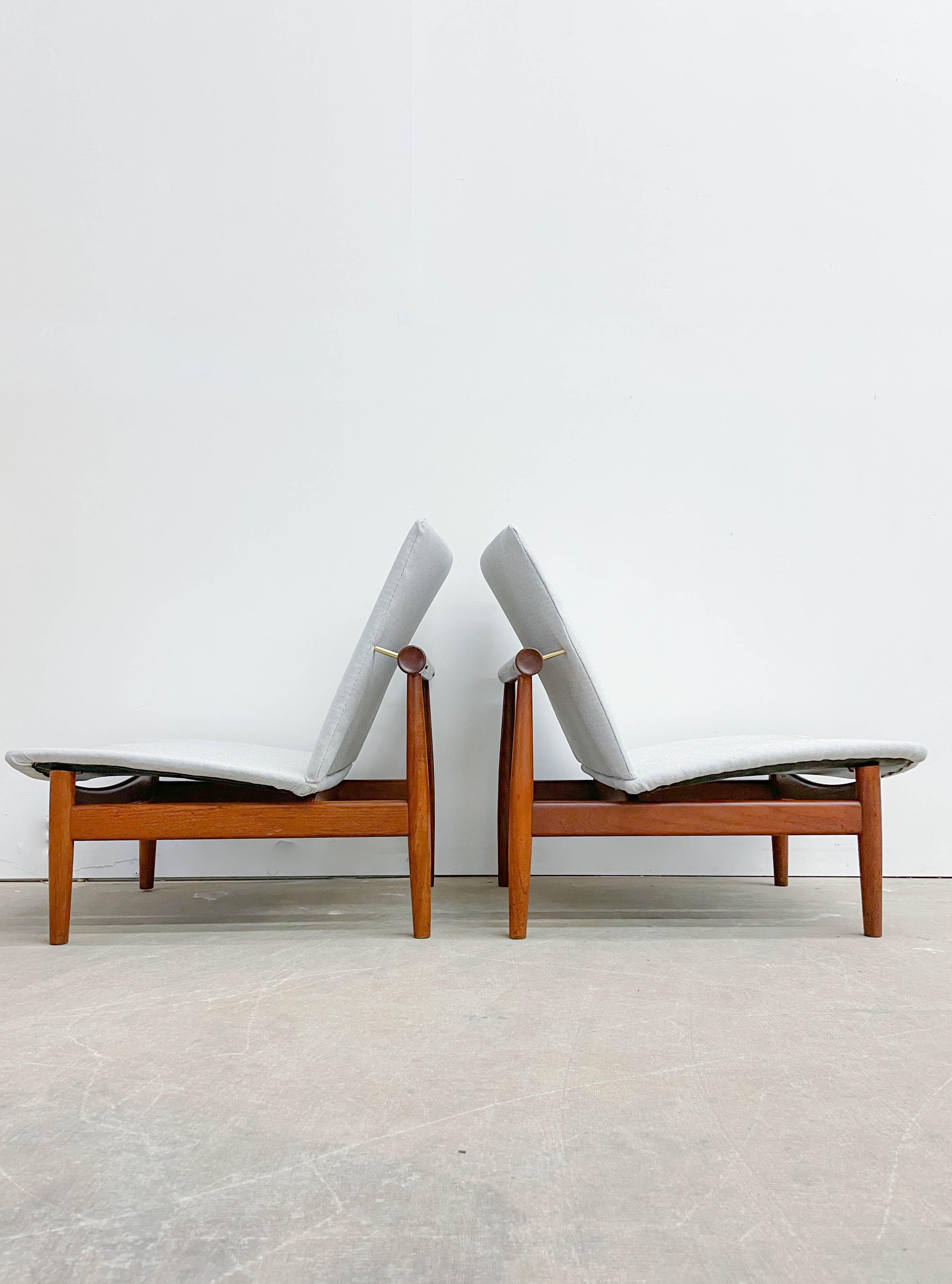 Pair of Finn Juhl Japan Chairs in Teak 3