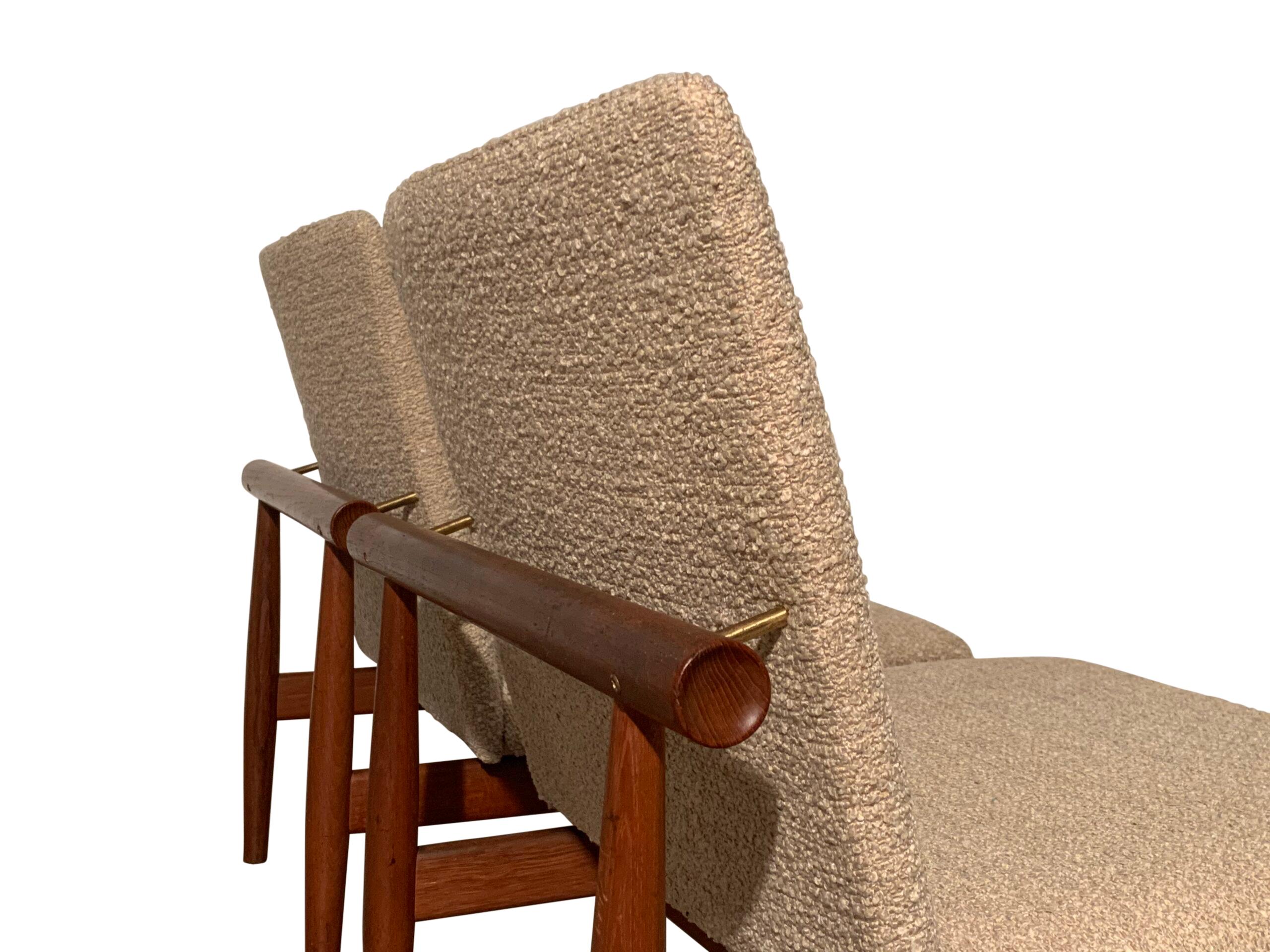 Mid-20th Century Pair of Finn Juhl Japan Lounge Chairs in Teak and Bouclé Fabric for France & Son For Sale