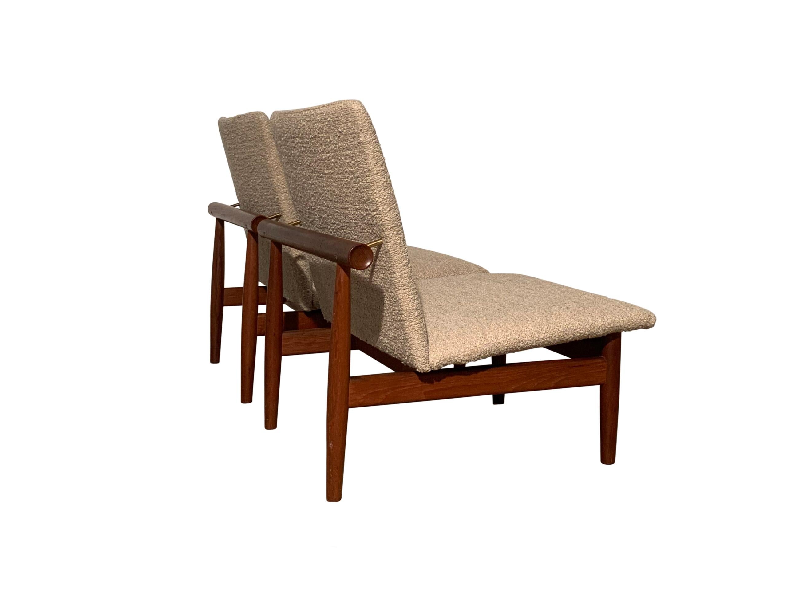 Pair of Finn Juhl Japan Lounge Chairs in Teak and Bouclé Fabric for France & Son For Sale 2