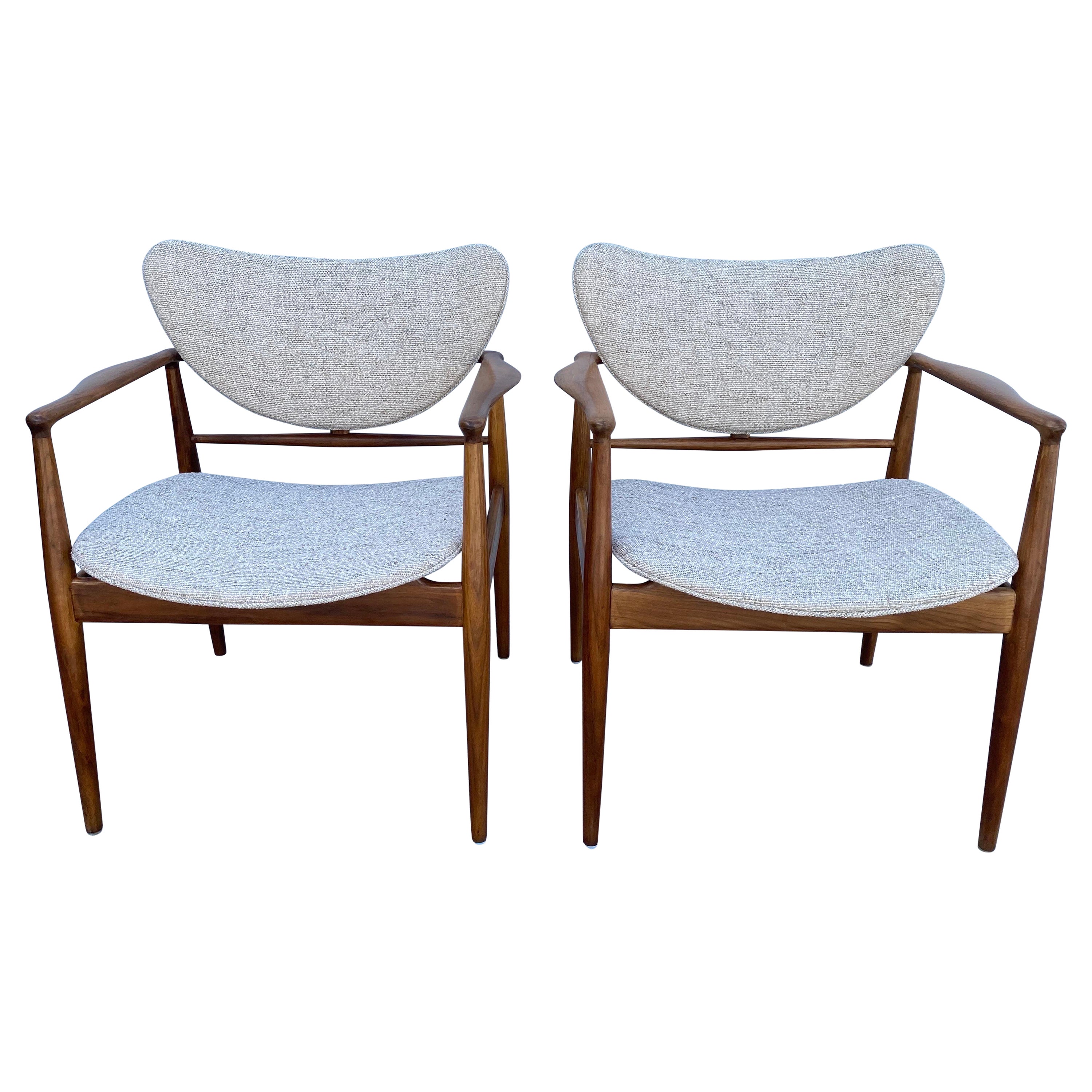 Coppia di sedie moderne danesi Finn Juhl No. 48 per Baker, anni '50