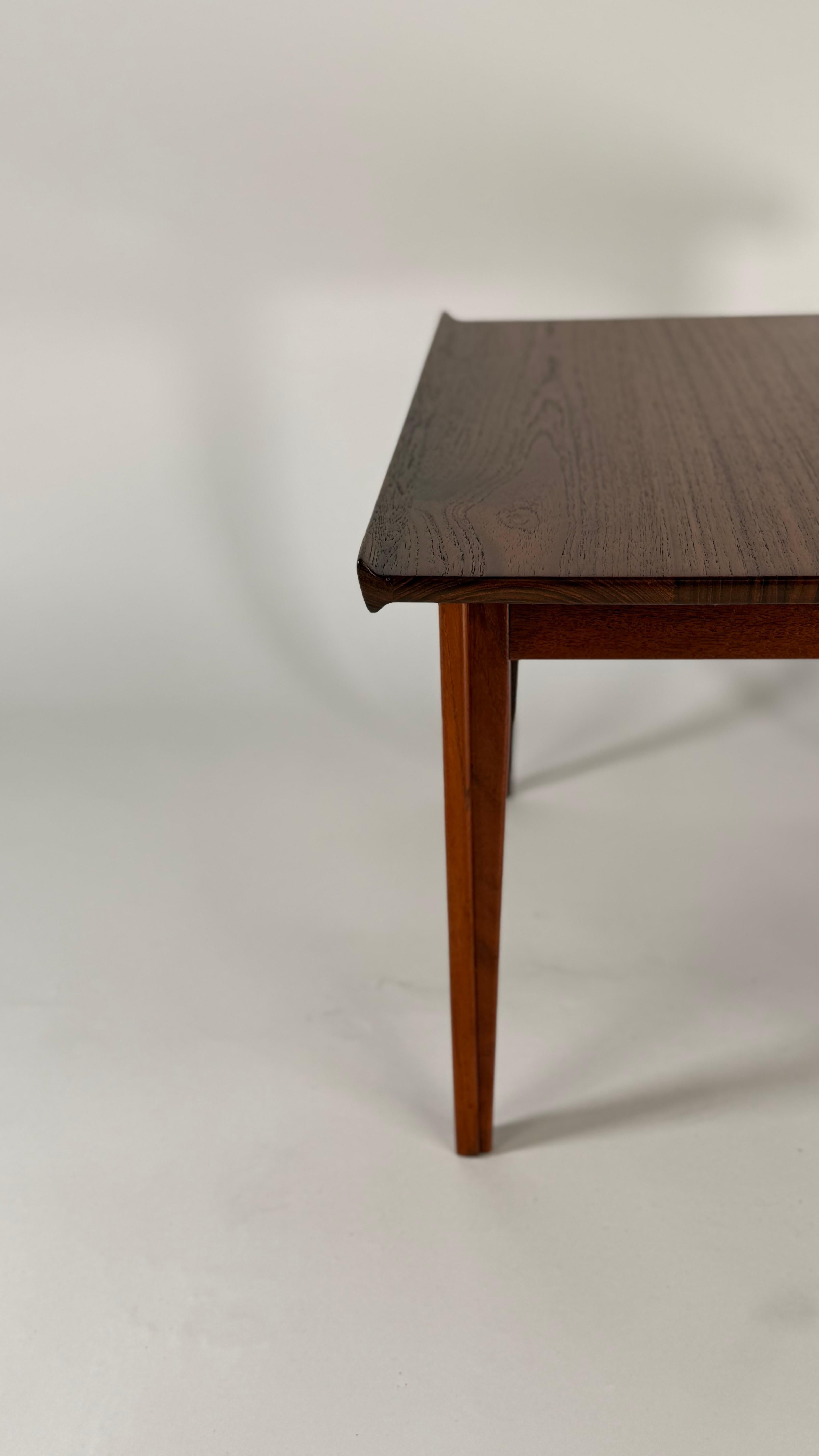 Scandinavian Modern Pair of Finn Juhl Solid Teak Side Tables for France & Søn Denmark, 1950s For Sale