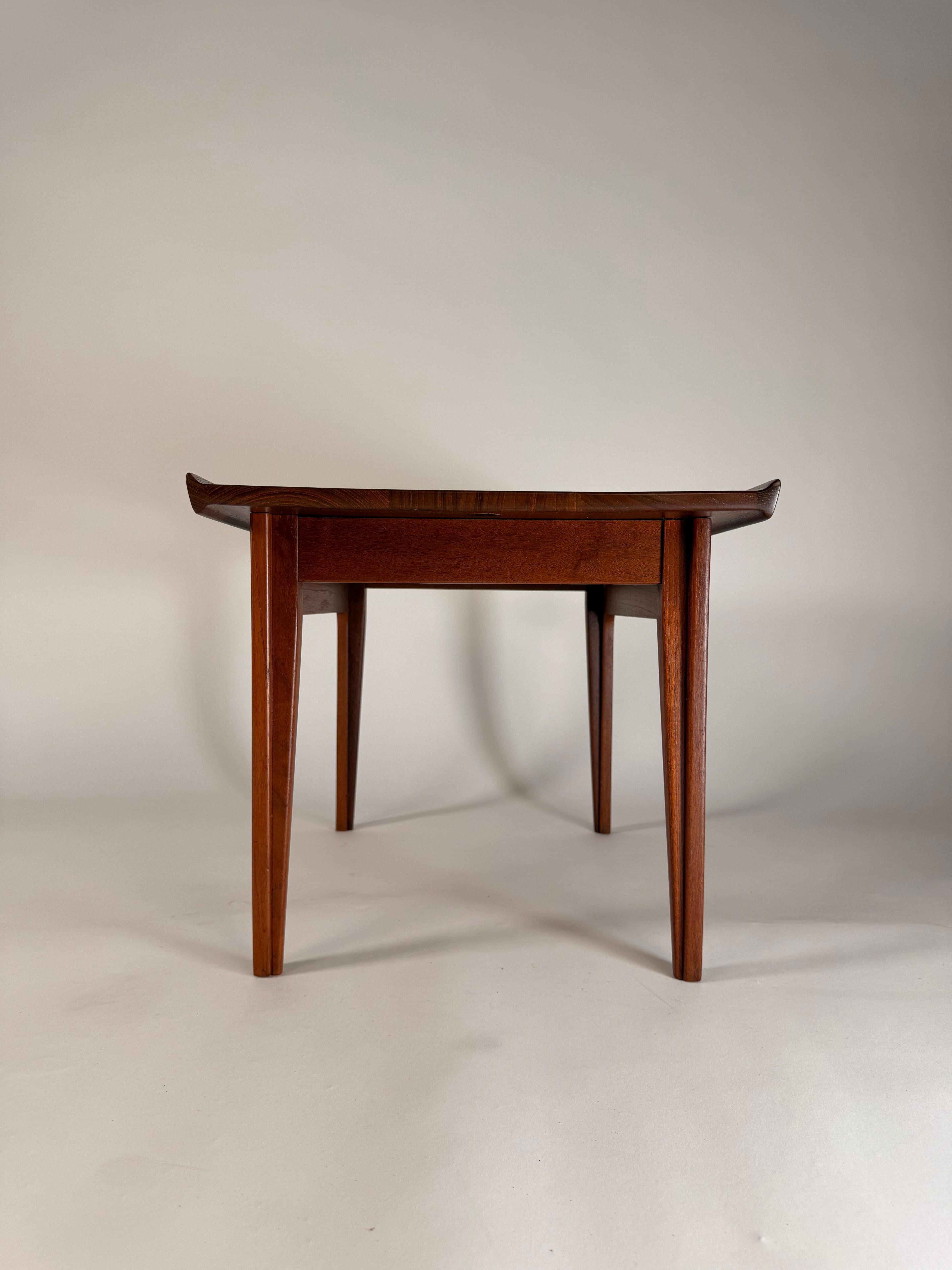 Mid-20th Century Pair of Finn Juhl Solid Teak Side Tables for France & Søn Denmark, 1950s For Sale