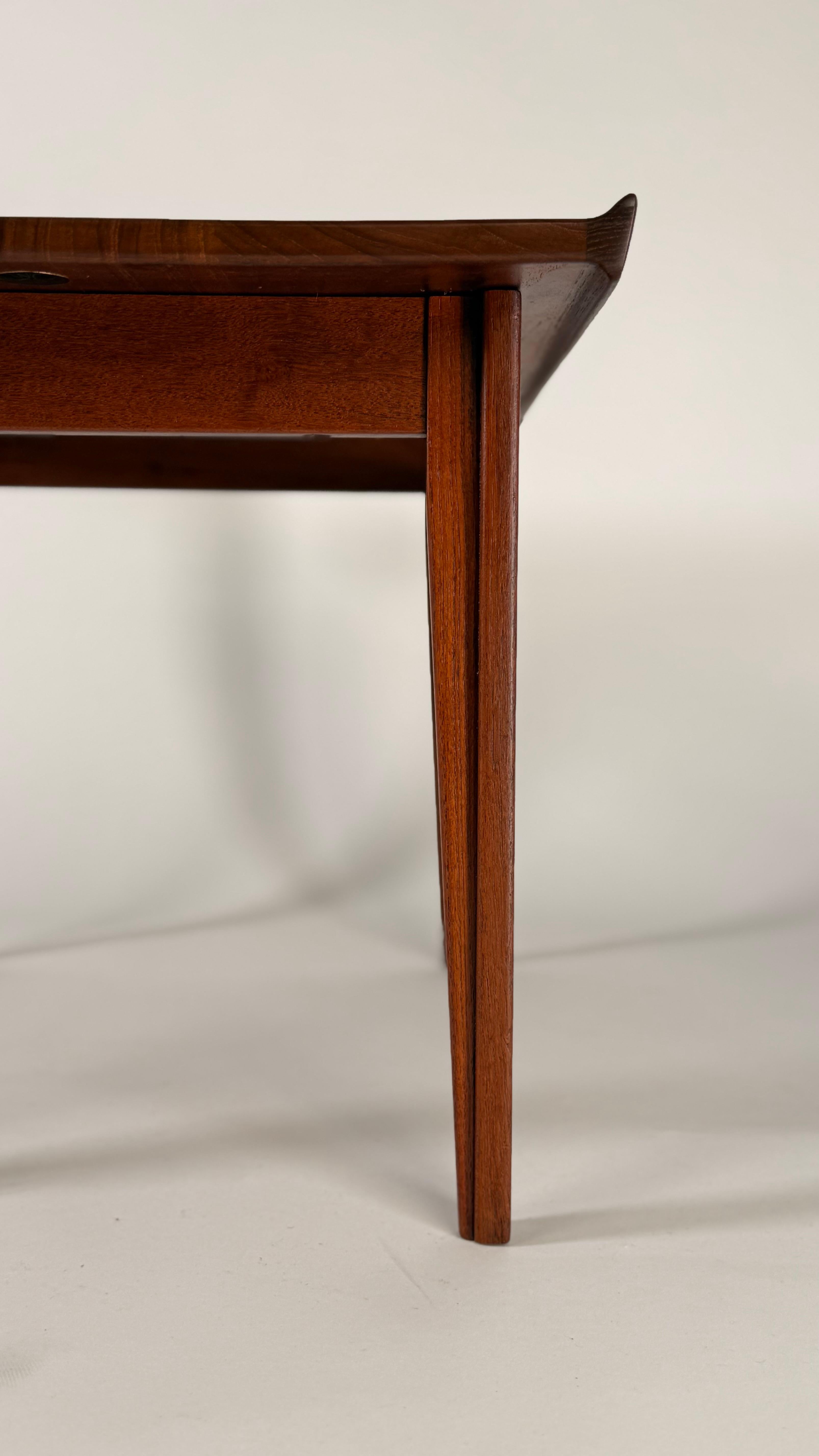 Pair of Finn Juhl Solid Teak Side Tables for France & Søn Denmark, 1950s For Sale 1