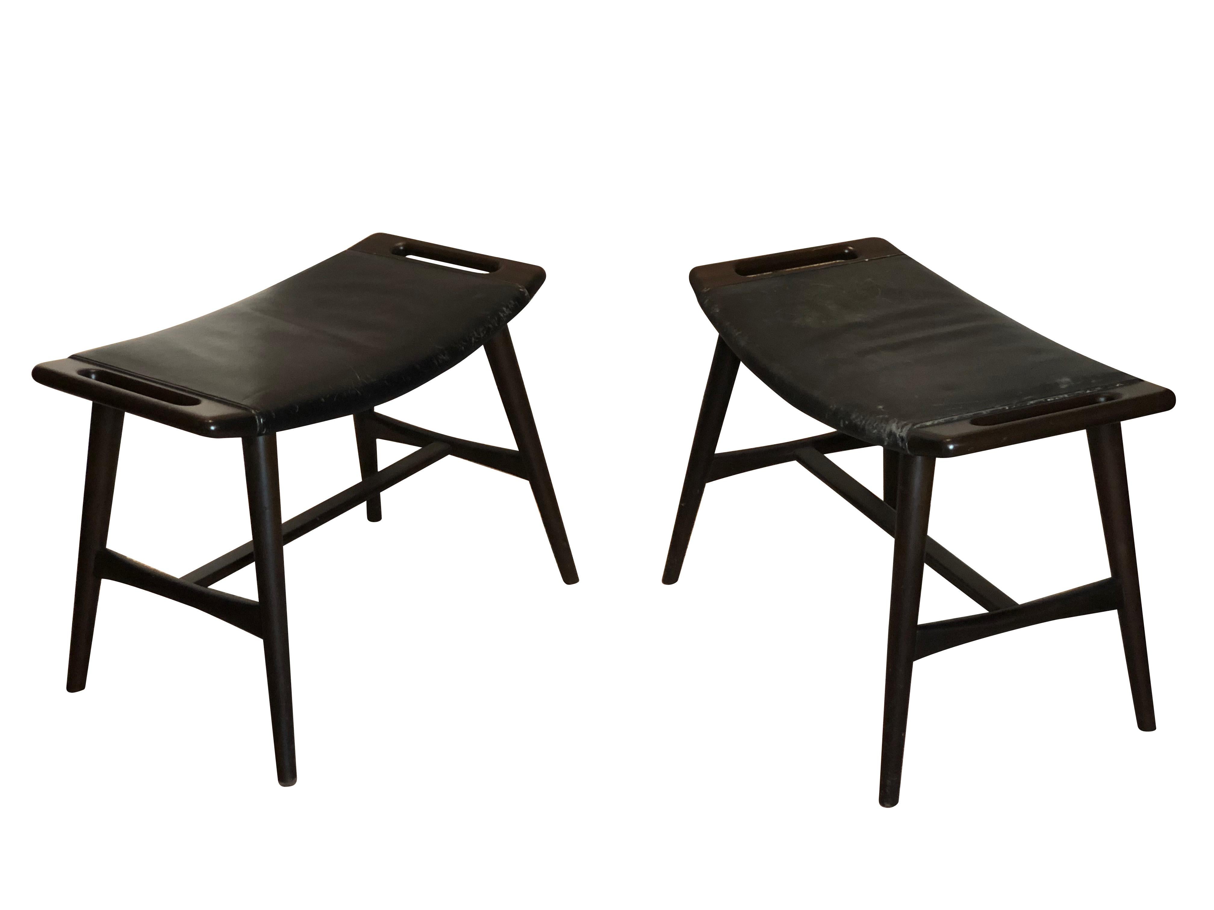 Pair of Finn Juhl Style Modern Leather and Wood Stools In Good Condition In Los Angeles, CA