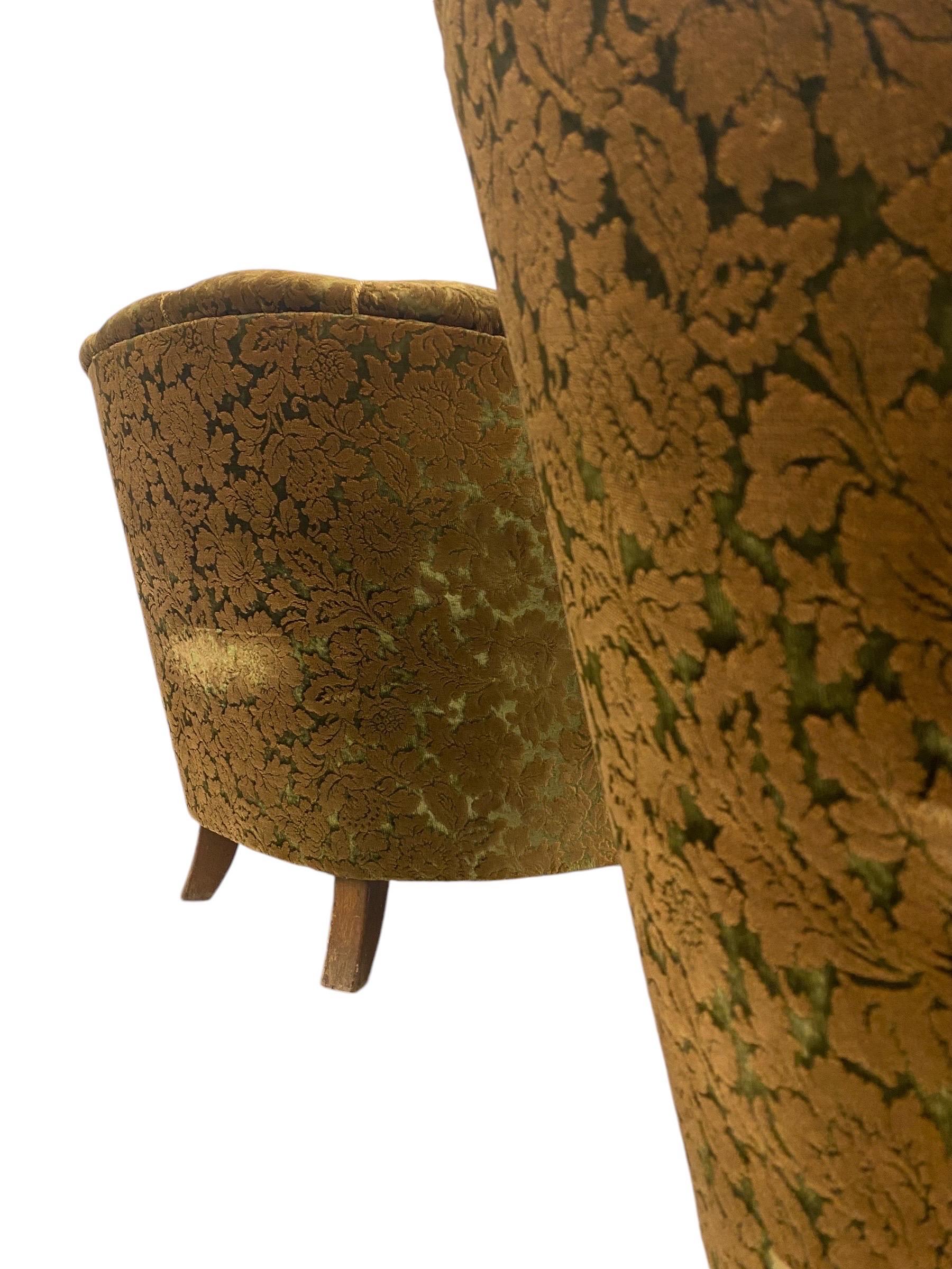 Coppia di poltrone curve di design finlandese, Attr. Paul Boman, circa anni '40 in vendita 6