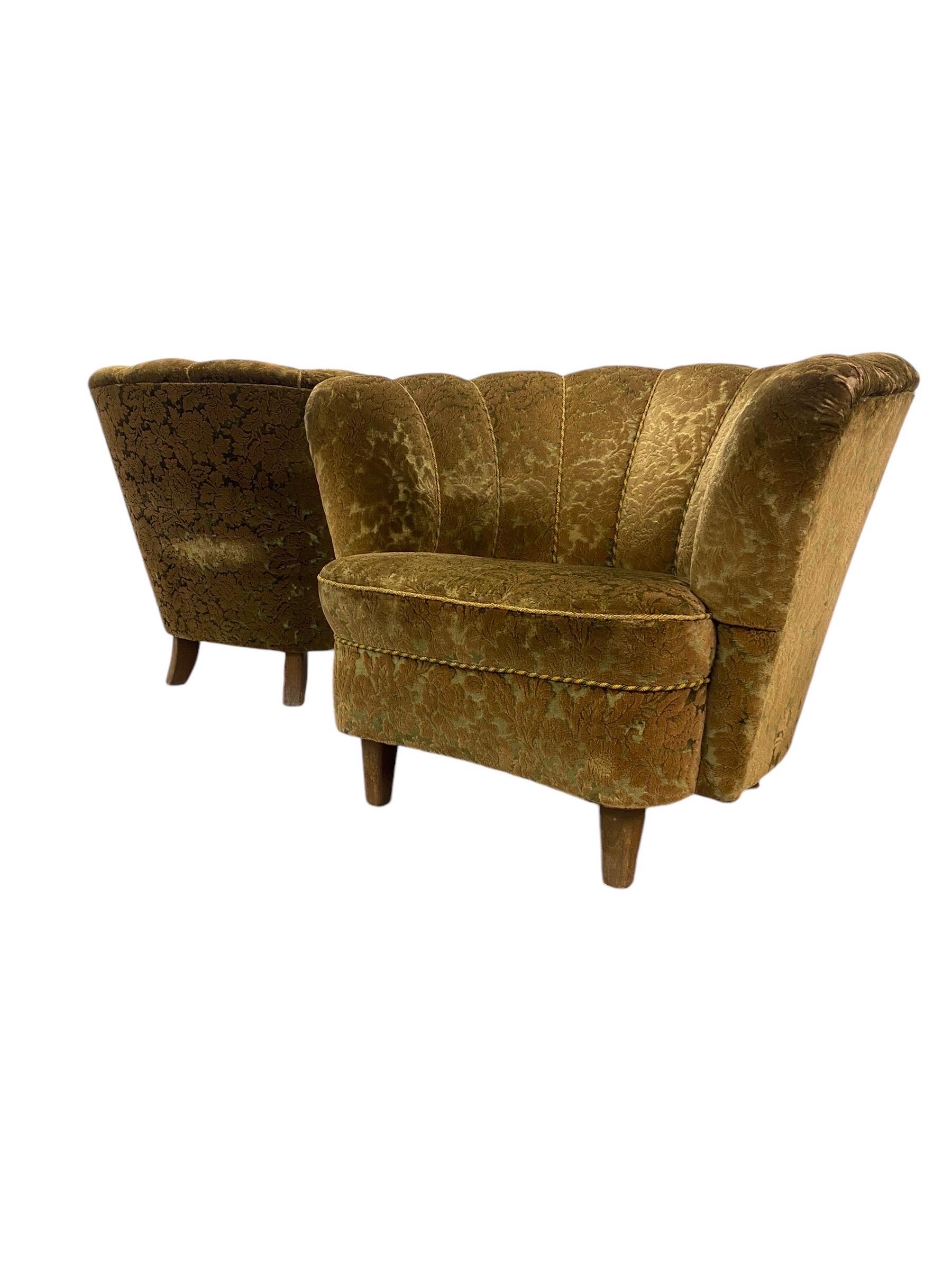 Coppia di poltrone curve di design finlandese, Attr. Paul Boman, circa anni '40 in vendita 8