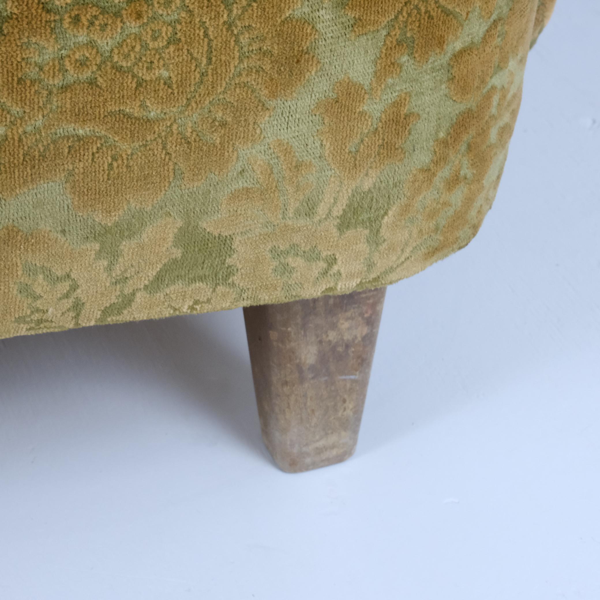 Pareja de sillones curvos de diseño finlandés, Attr. Paul Boman Circa años 40 en venta 1