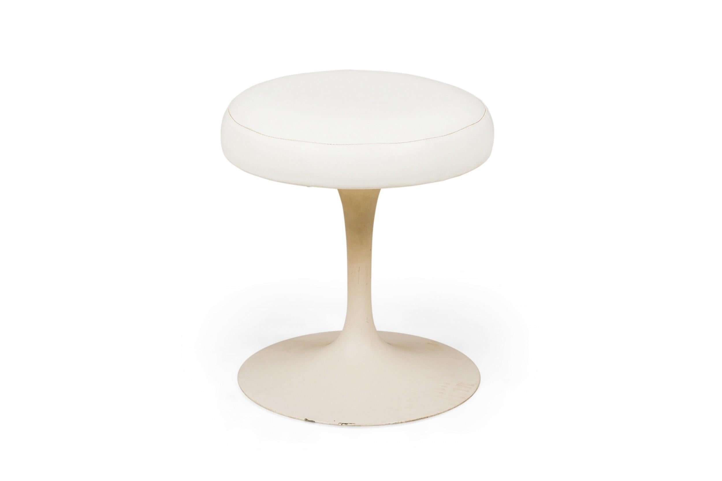 Pair of Finnish Eero Saarinen for Knoll International Swivel Tulip Stools In Good Condition For Sale In Queens, NY