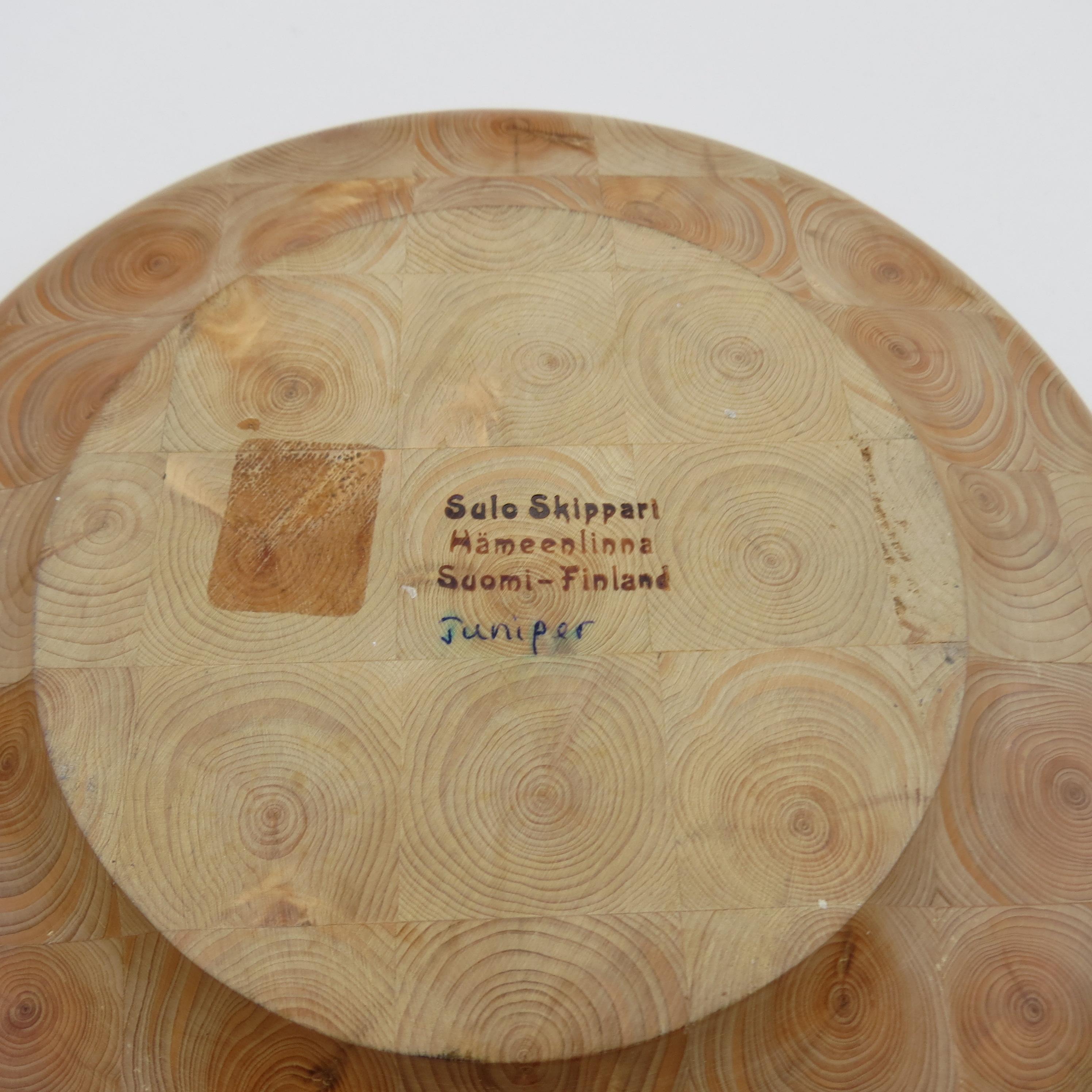 Pair of Finnish Hand Produced Juniper Wooden Block Tray Plates, 1970s, Finland 7