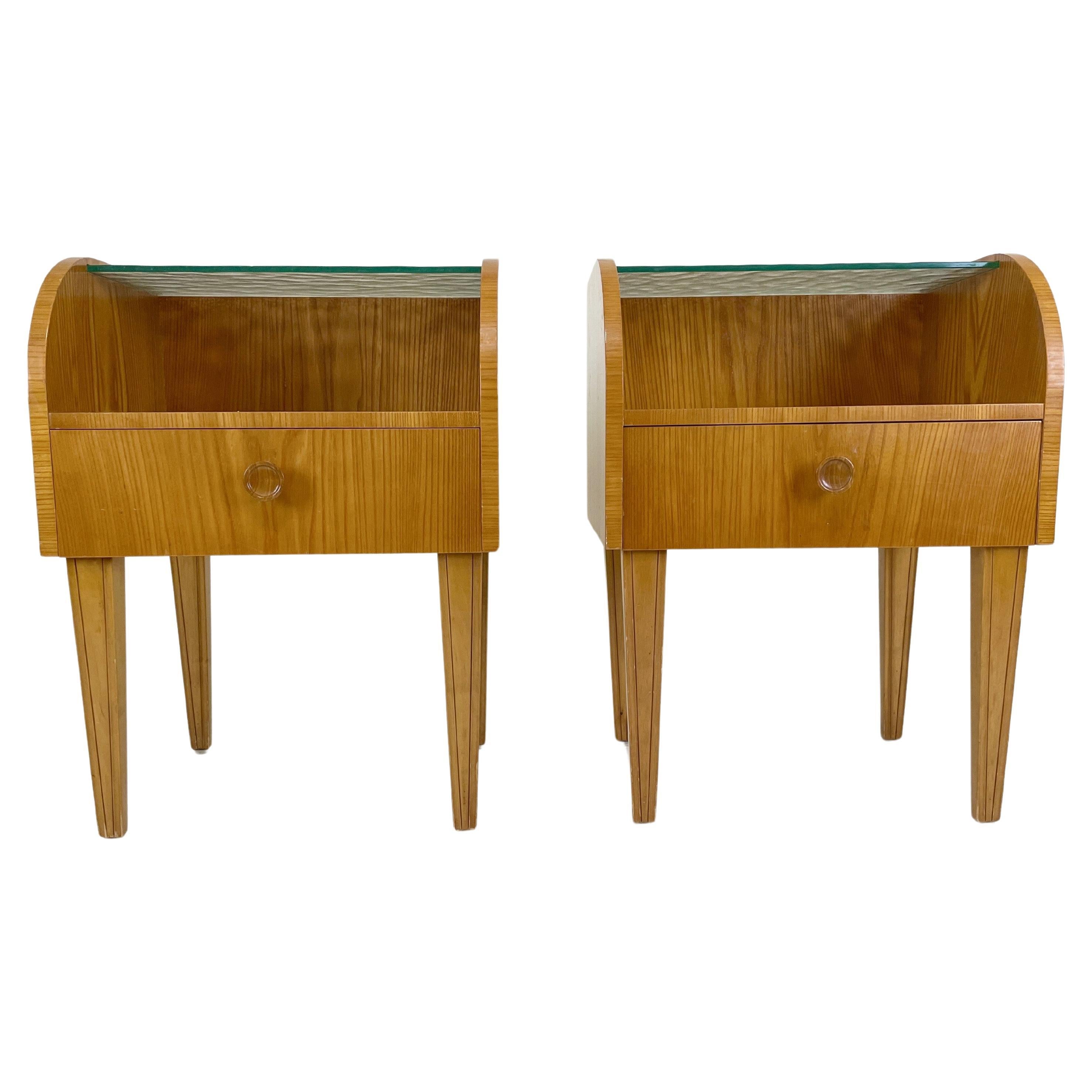 Pair of Finnish Modern Bedside Tables attributed to Margaret Nordman, 1930s For Sale