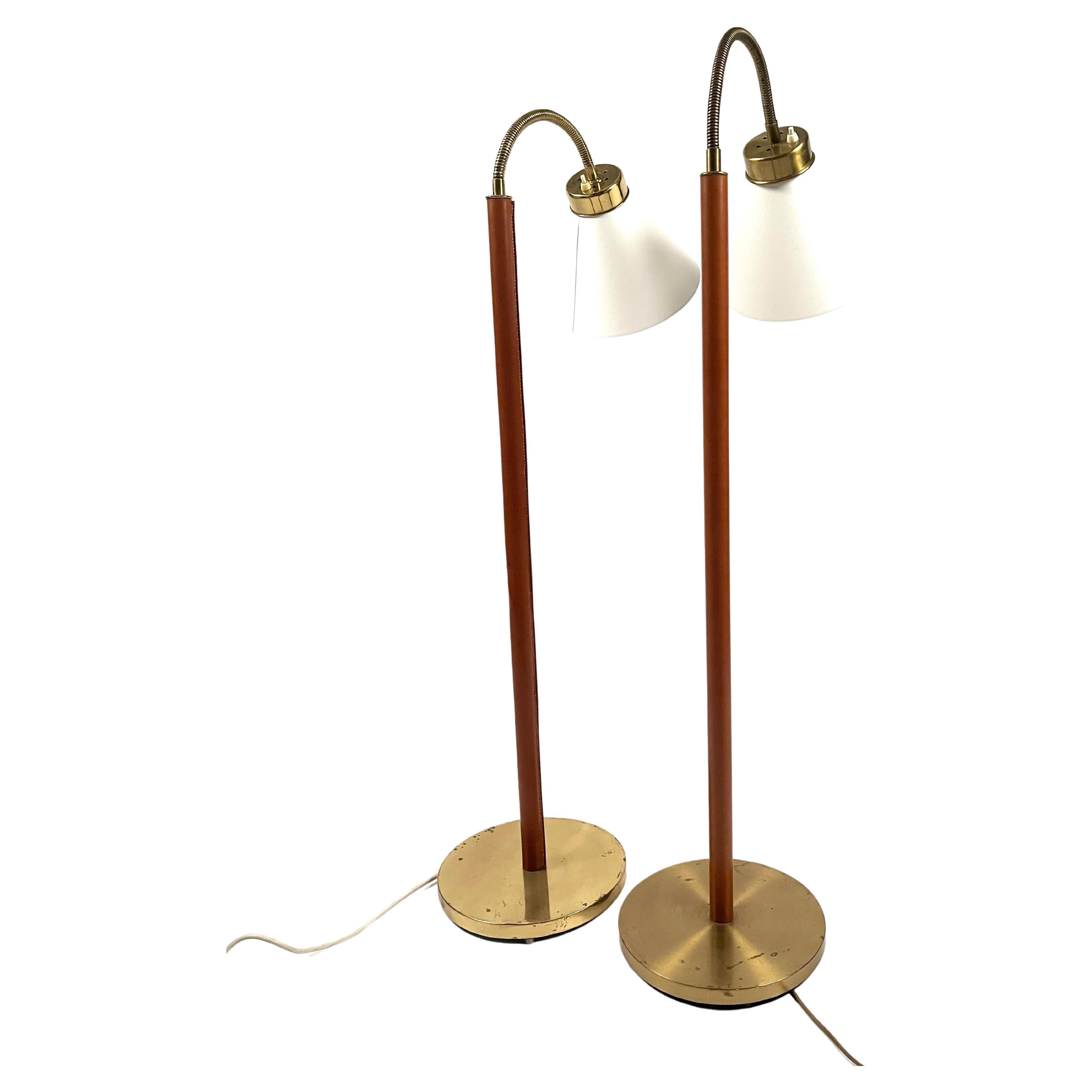 Paire de lampadaires Firma Svenskt Tenn 1838 de Josef Frank, Suède en vente