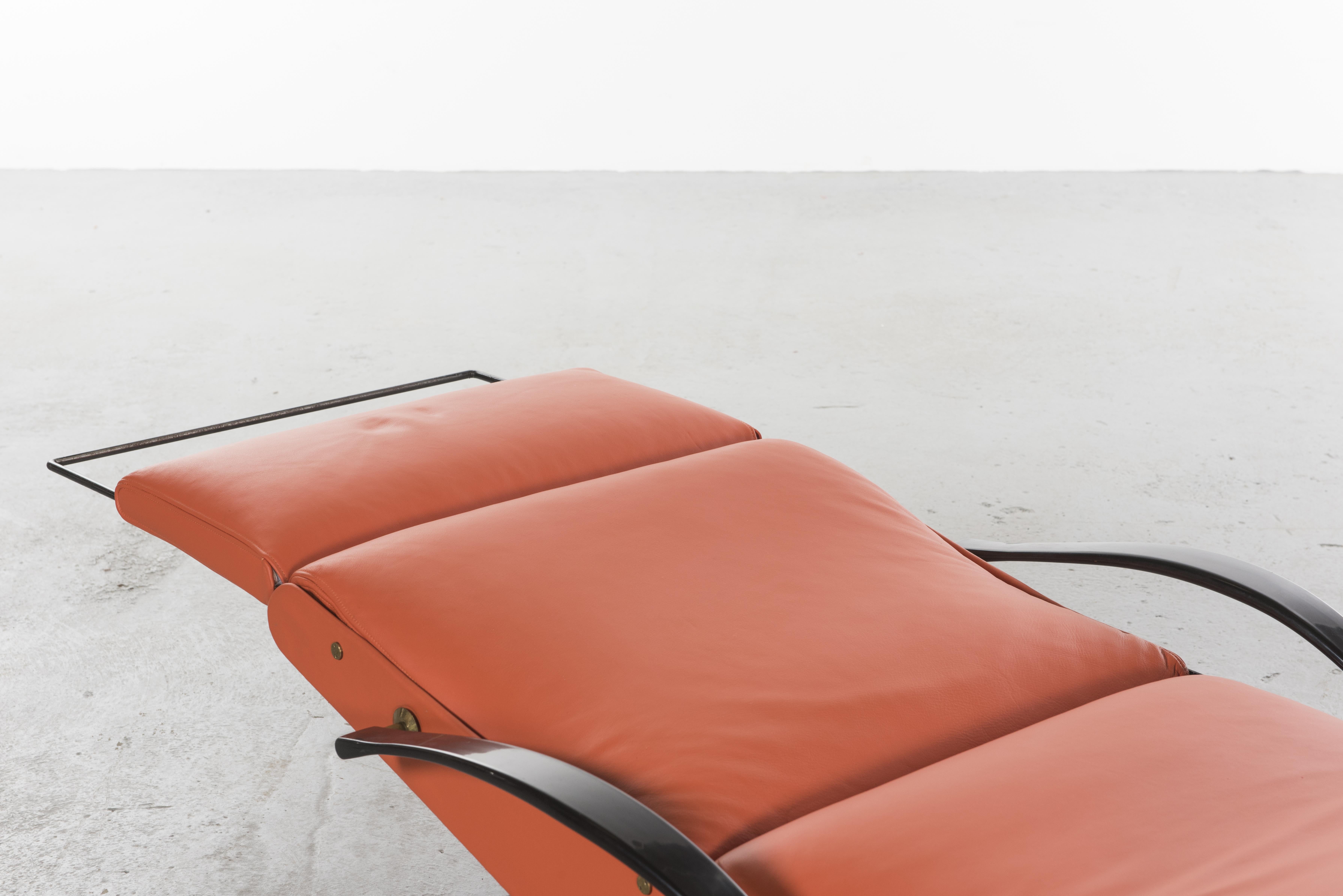 Pair of First Edition P40 Lounge Chair Leather by Osvaldo Borsani for Tecno 7
