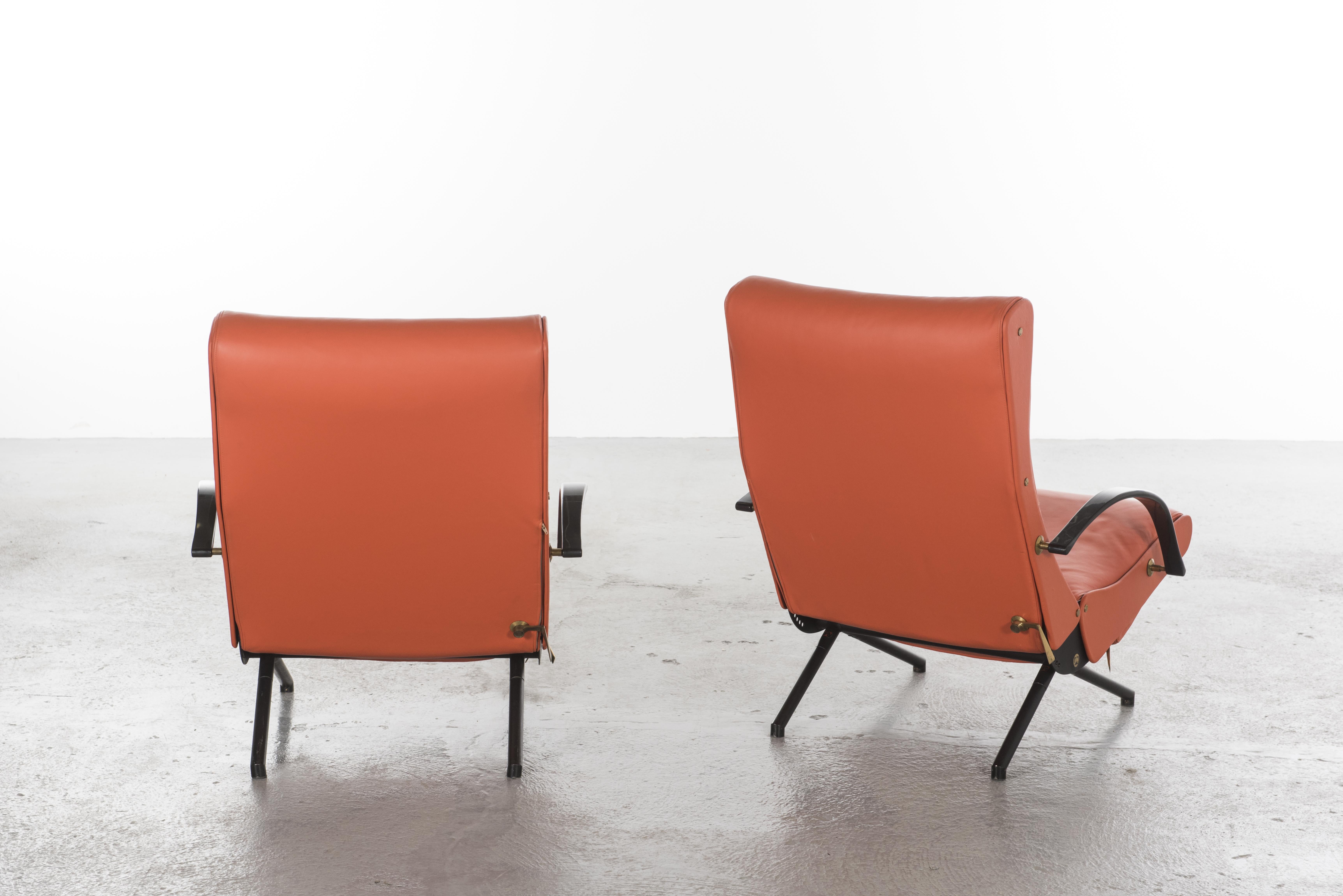 Mid-20th Century Pair of First Edition P40 Lounge Chair Leather by Osvaldo Borsani for Tecno