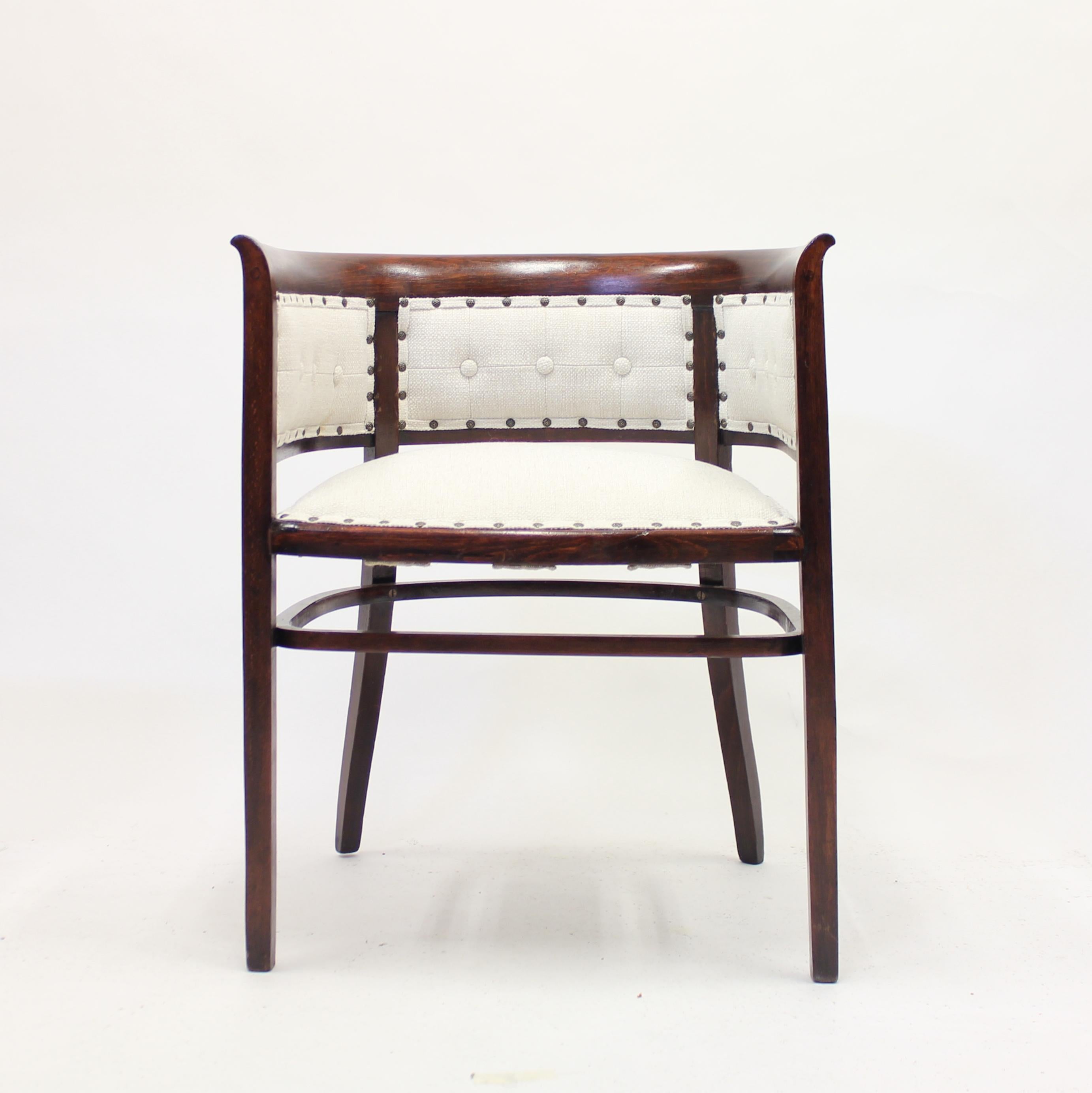 Pair of Fischel Armchairs, in the Style of Josef Hoffmann, Early 20th Century For Sale 4
