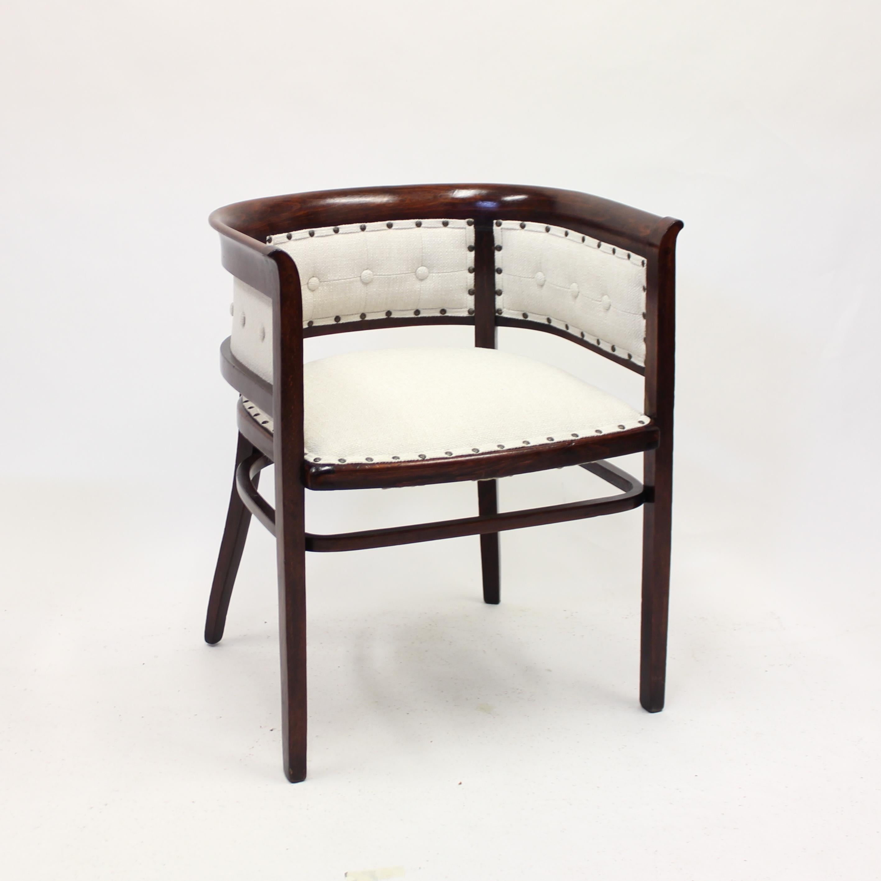 Pair of Fischel Armchairs, in the Style of Josef Hoffmann, Early 20th Century For Sale 7