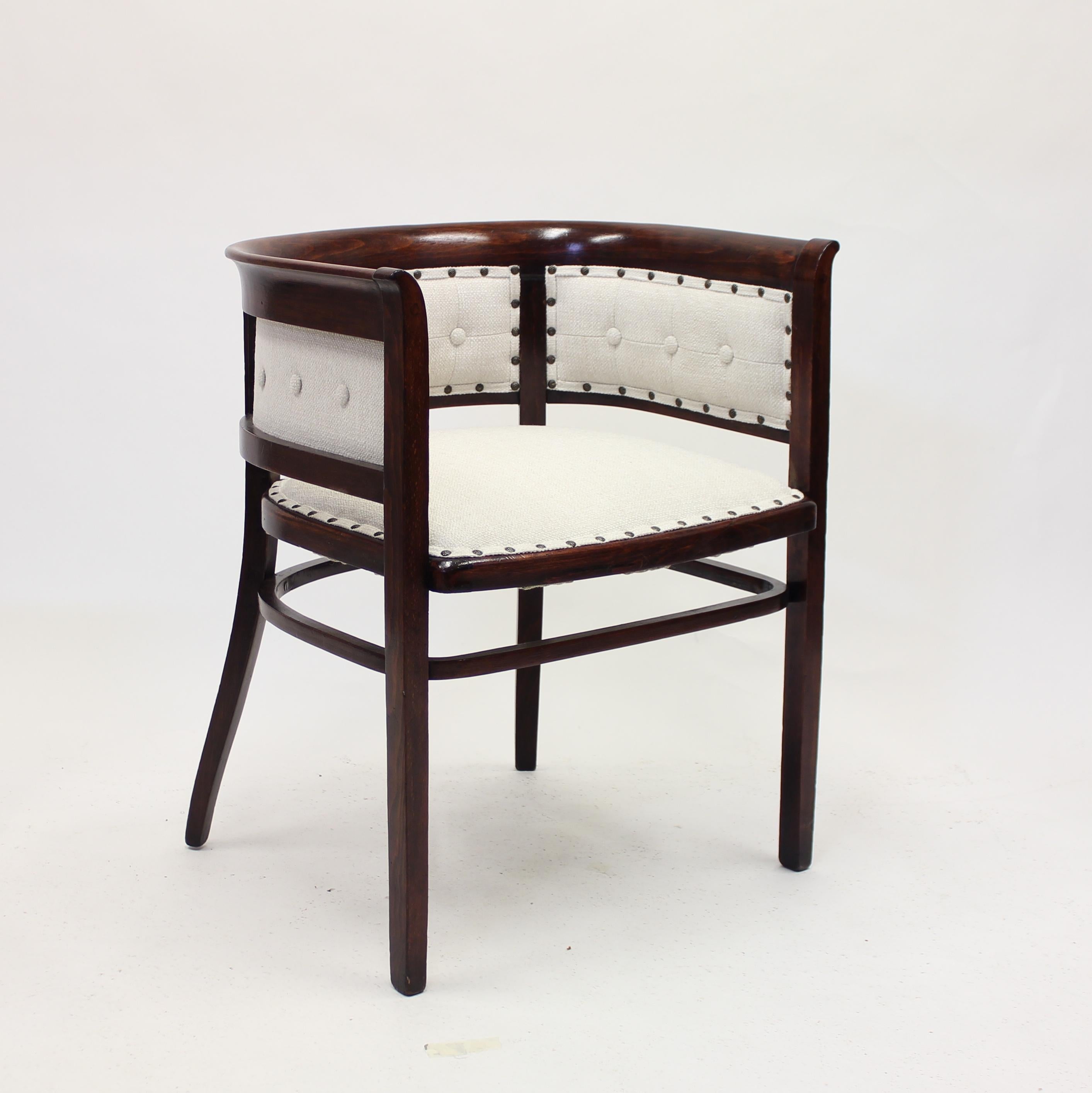Pair of Fischel Armchairs, in the Style of Josef Hoffmann, Early 20th Century For Sale 8