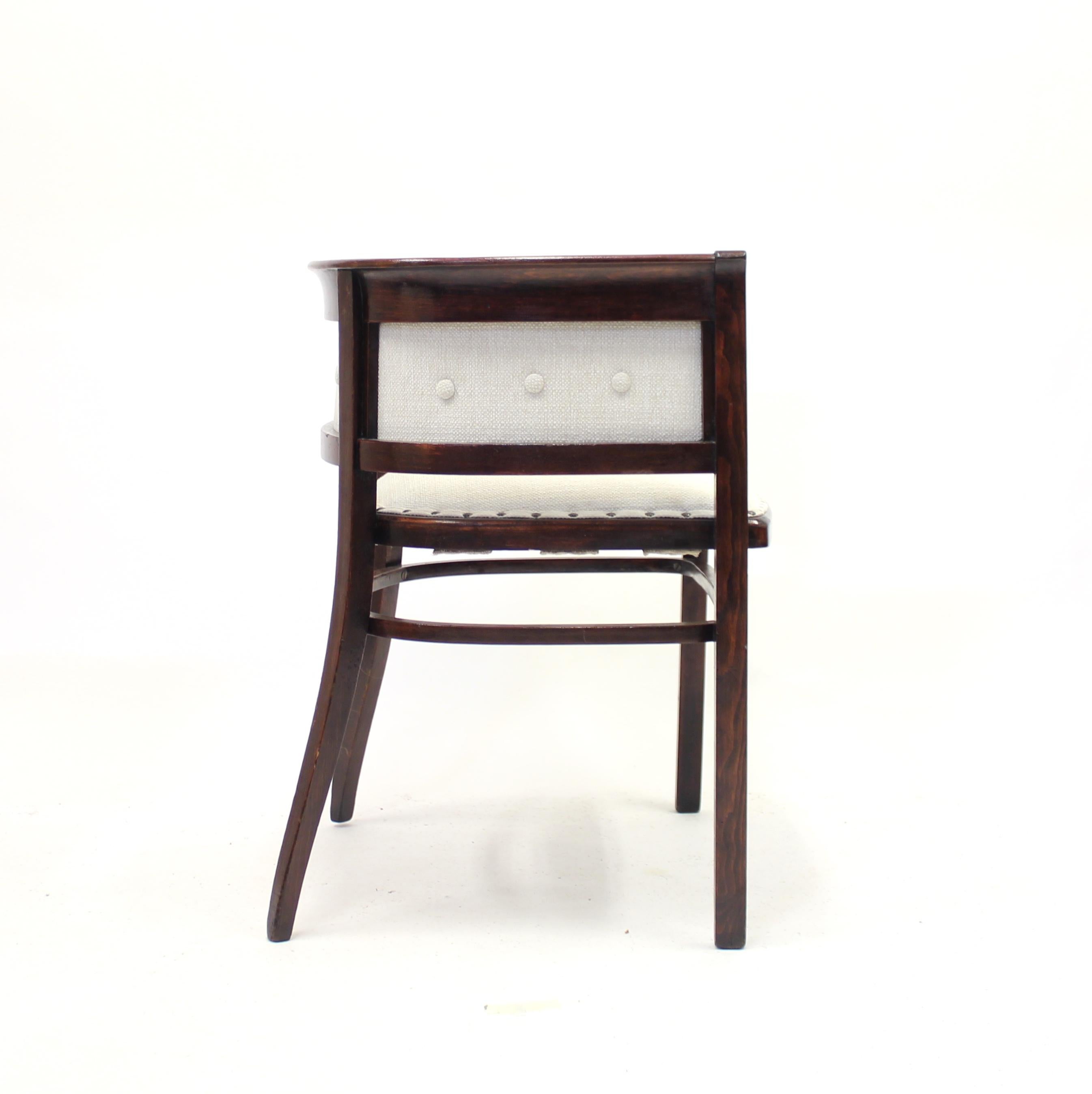 Pair of Fischel Armchairs, in the Style of Josef Hoffmann, Early 20th Century For Sale 9