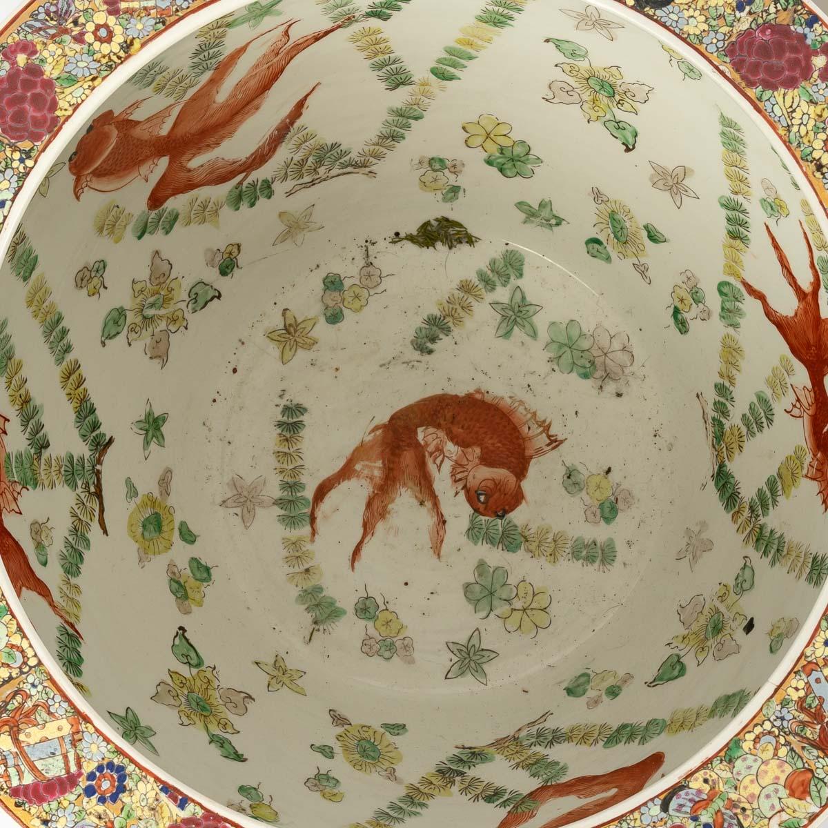 Paire d'aquariums à poissons - Porcelaine chinoise - Émail cloisonné - Canton - XXe siècle en vente 3