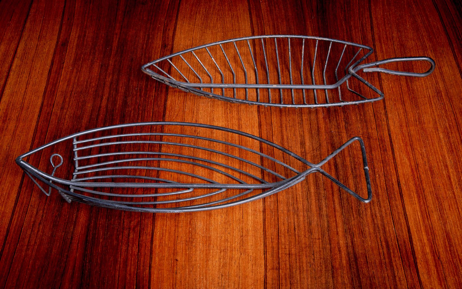 Pair of Fish Bowls in Wire In Excellent Condition For Sale In Berlin, DE