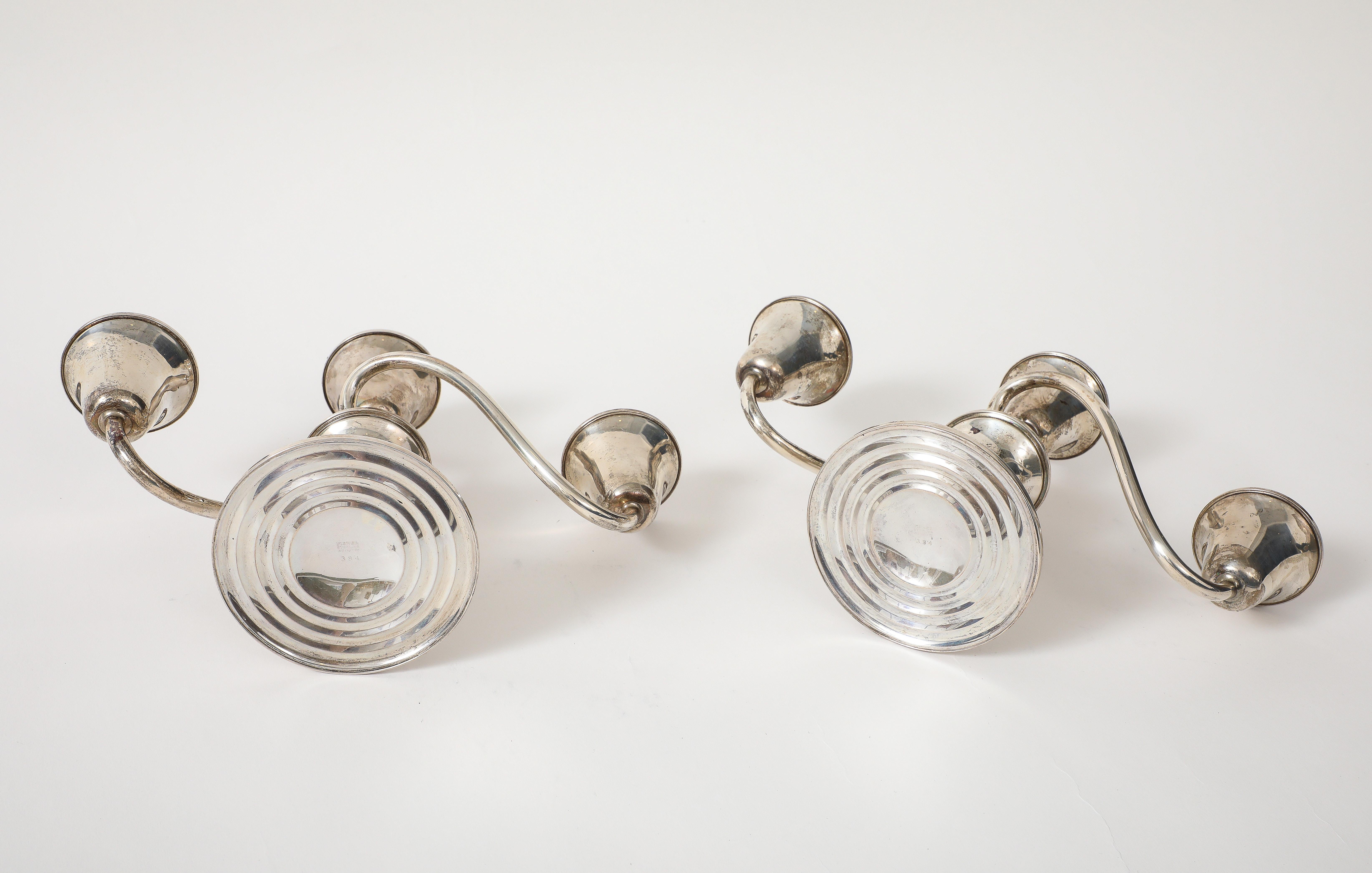 Coppia di candelabri in argento Fisher Silversmiths in vendita 1