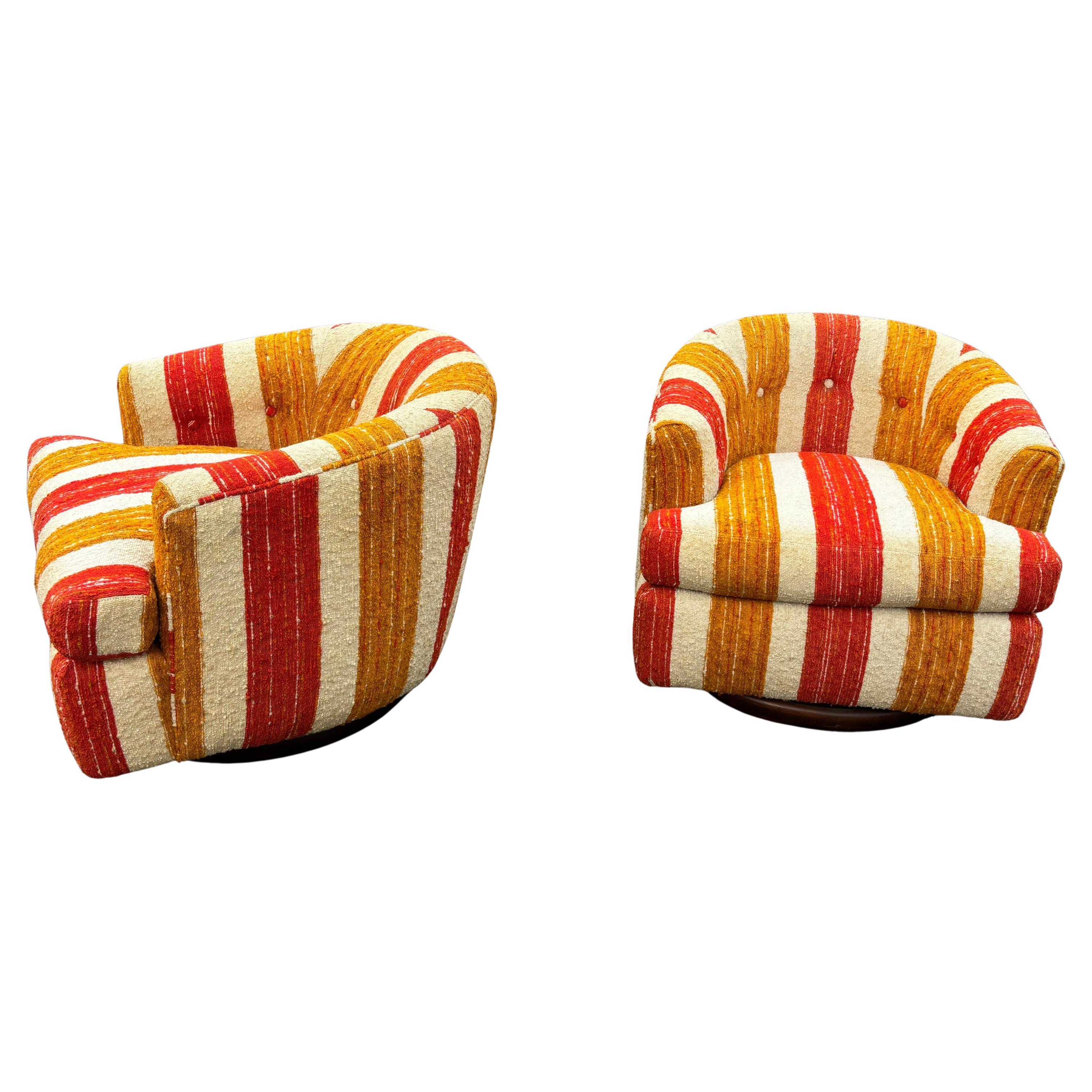 Paar Flair Rolling Barrel Chairs im Angebot