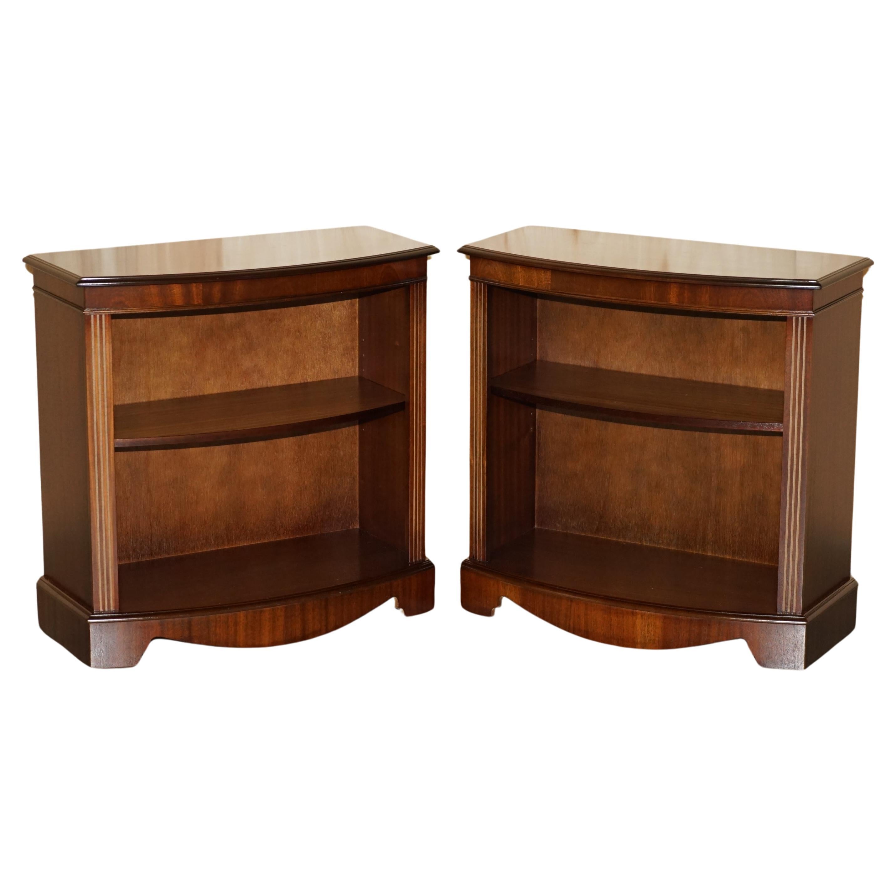 PAIR OF FLAMED HARDWOOD CURVED DWARF OPEN LIBRARY BOOKCASES ADJUSTABLE SHELVEs