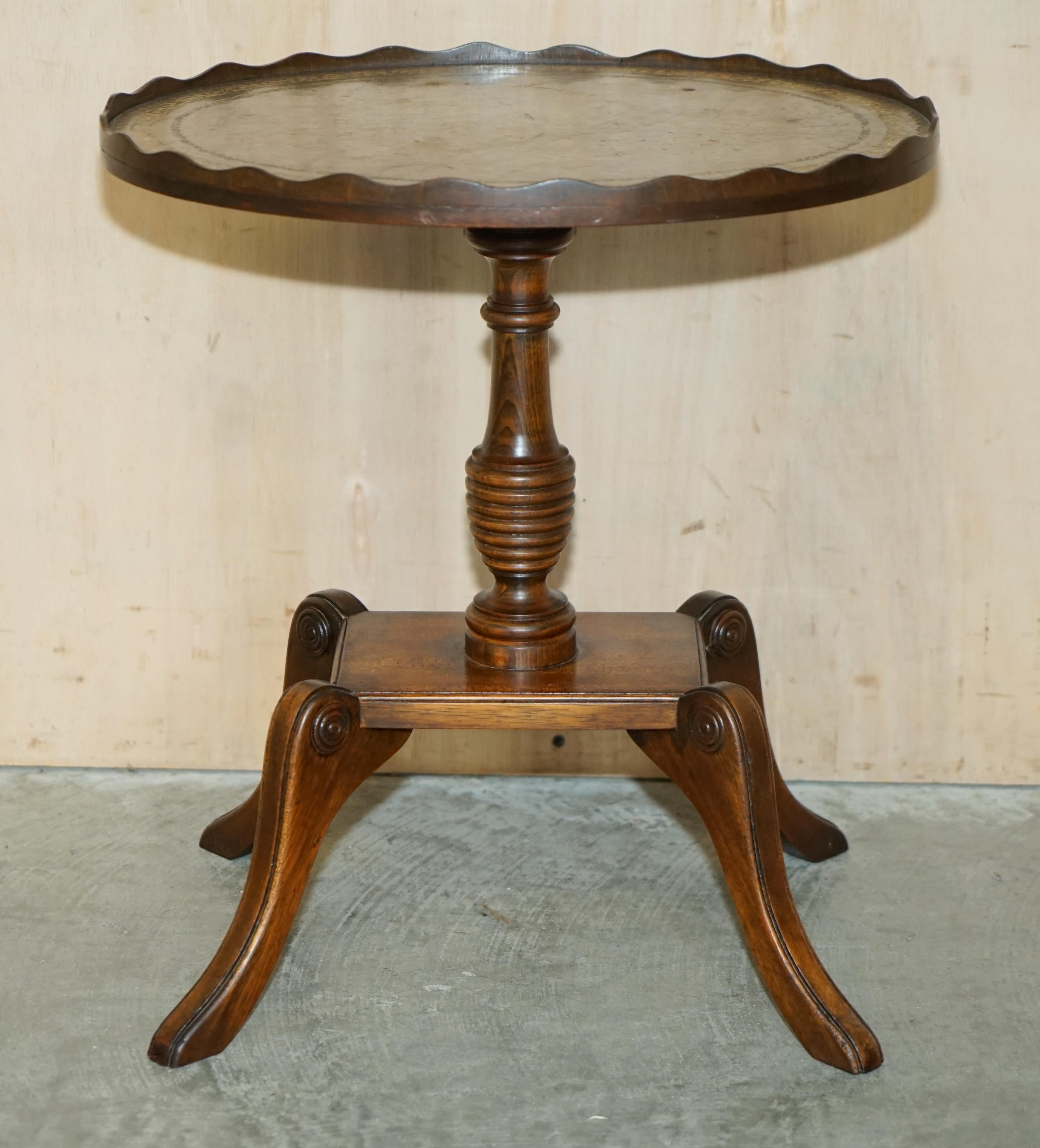 Pair of Flamed Hardwood Green Leather Oval Gallery Railed Side End Lamp Tables 9