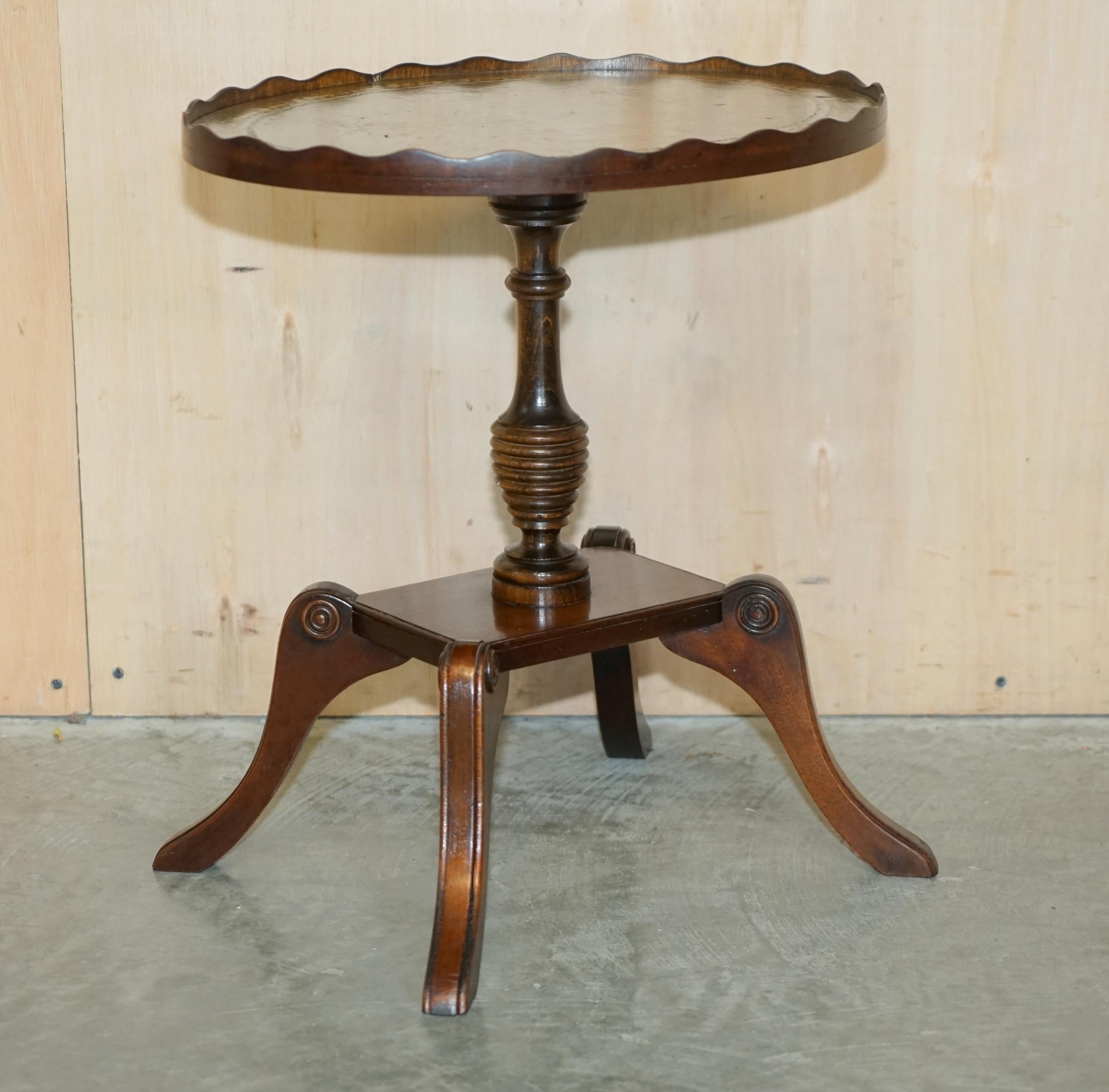 We are delighted to offer for sale this lovely pair of vintage, hand made in England, Beresford & Hicks Flamed Mahogany with green Leather tops, oval side tables

This pair are in good used vintage condition, the timber patina is exquisite, they