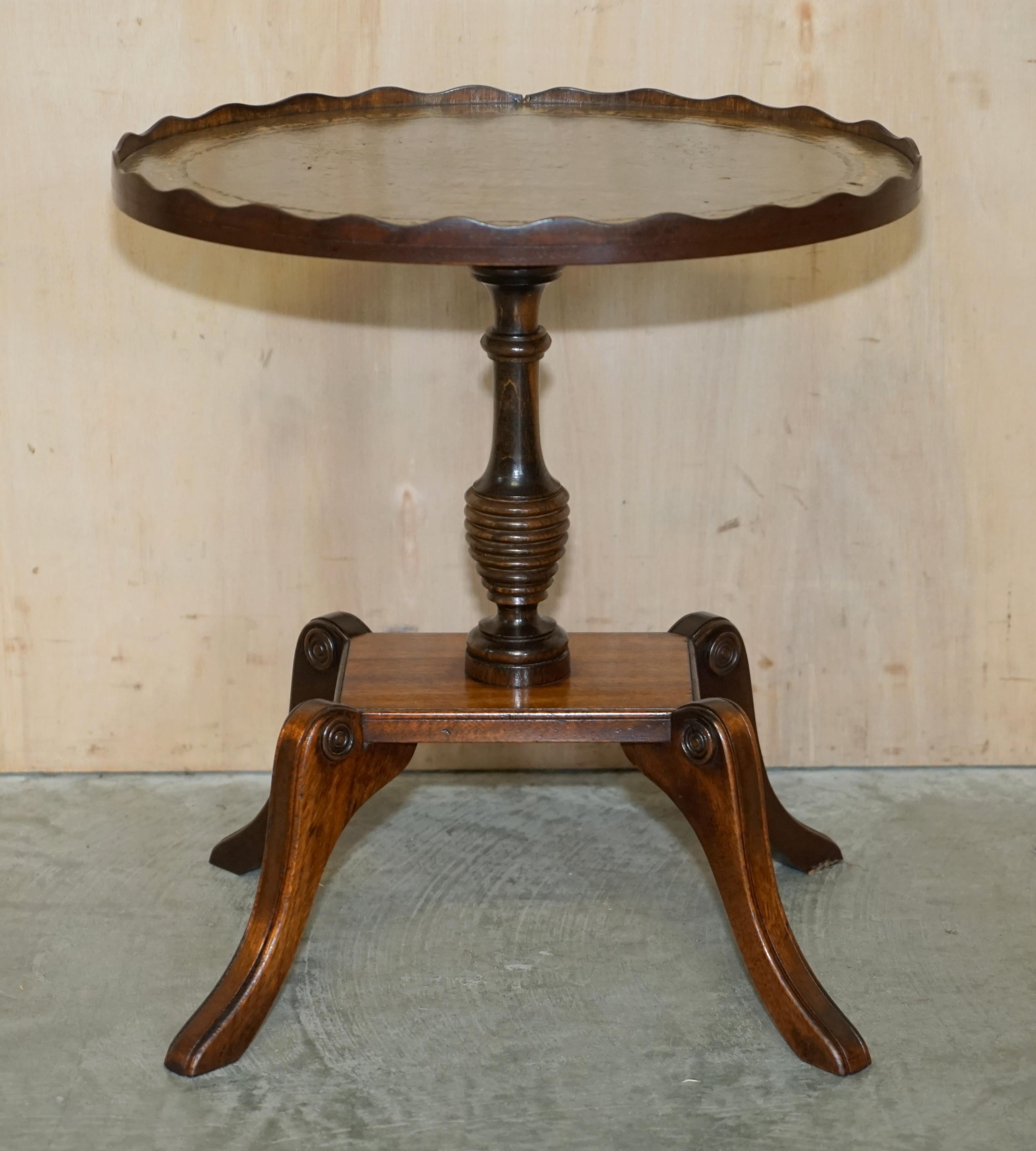 Victorian Pair of Flamed Hardwood Green Leather Oval Gallery Railed Side End Lamp Tables