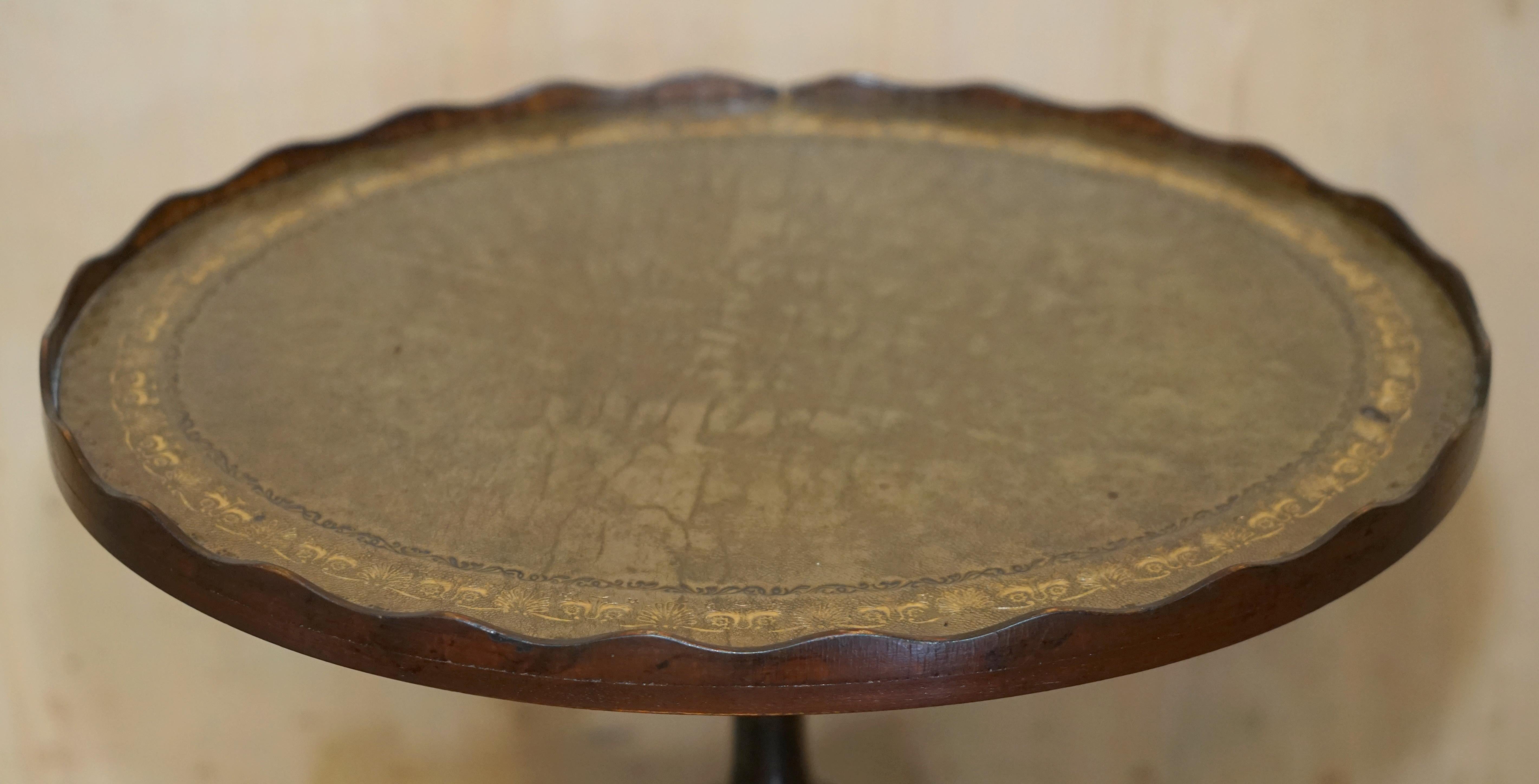 English Pair of Flamed Hardwood Green Leather Oval Gallery Railed Side End Lamp Tables