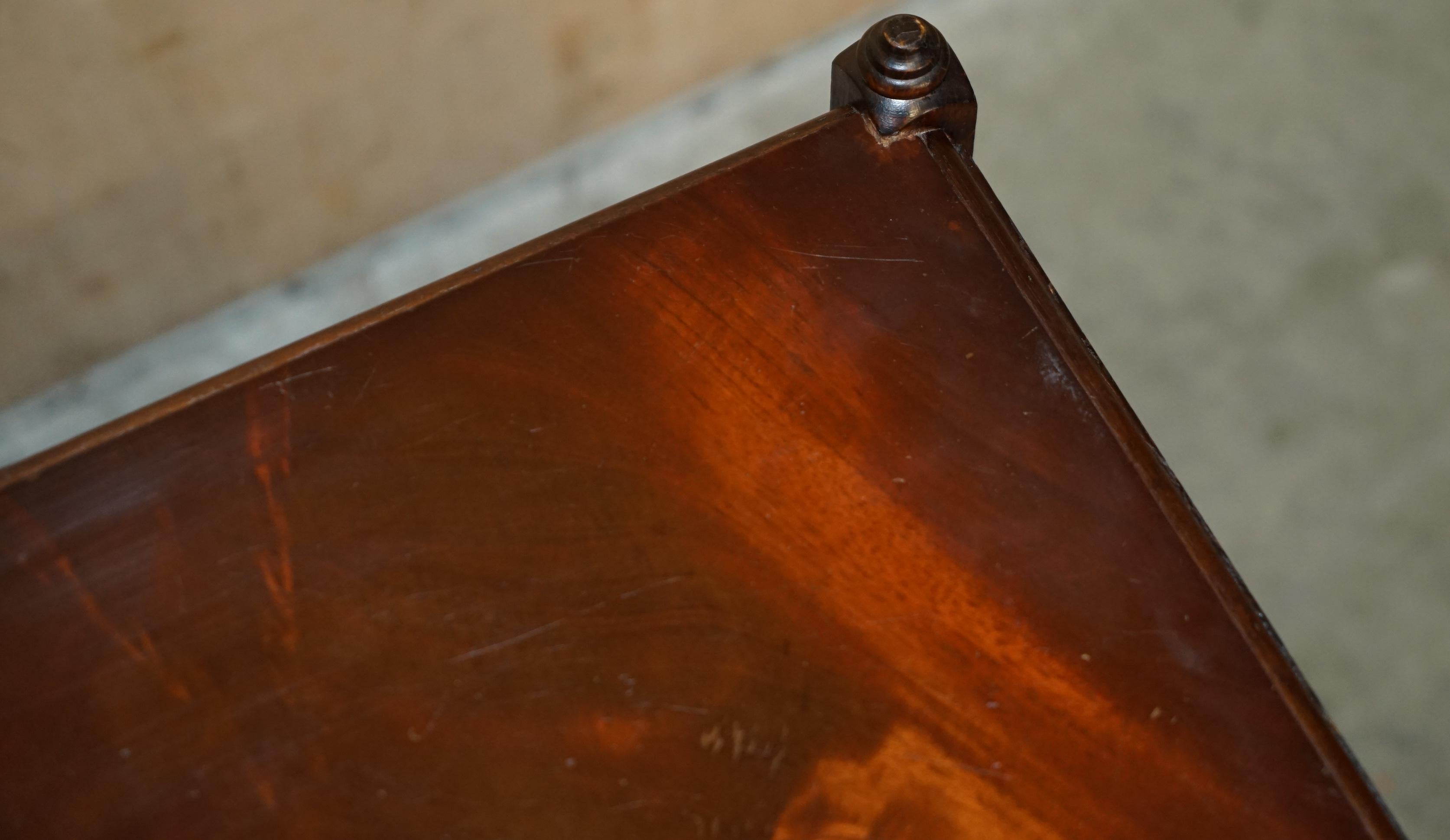 PAIR OF FLAMED HARDWOOD TWO TIER SIDE END LAMP WINE TABLES WITH SINGLE DRAWERs For Sale 9