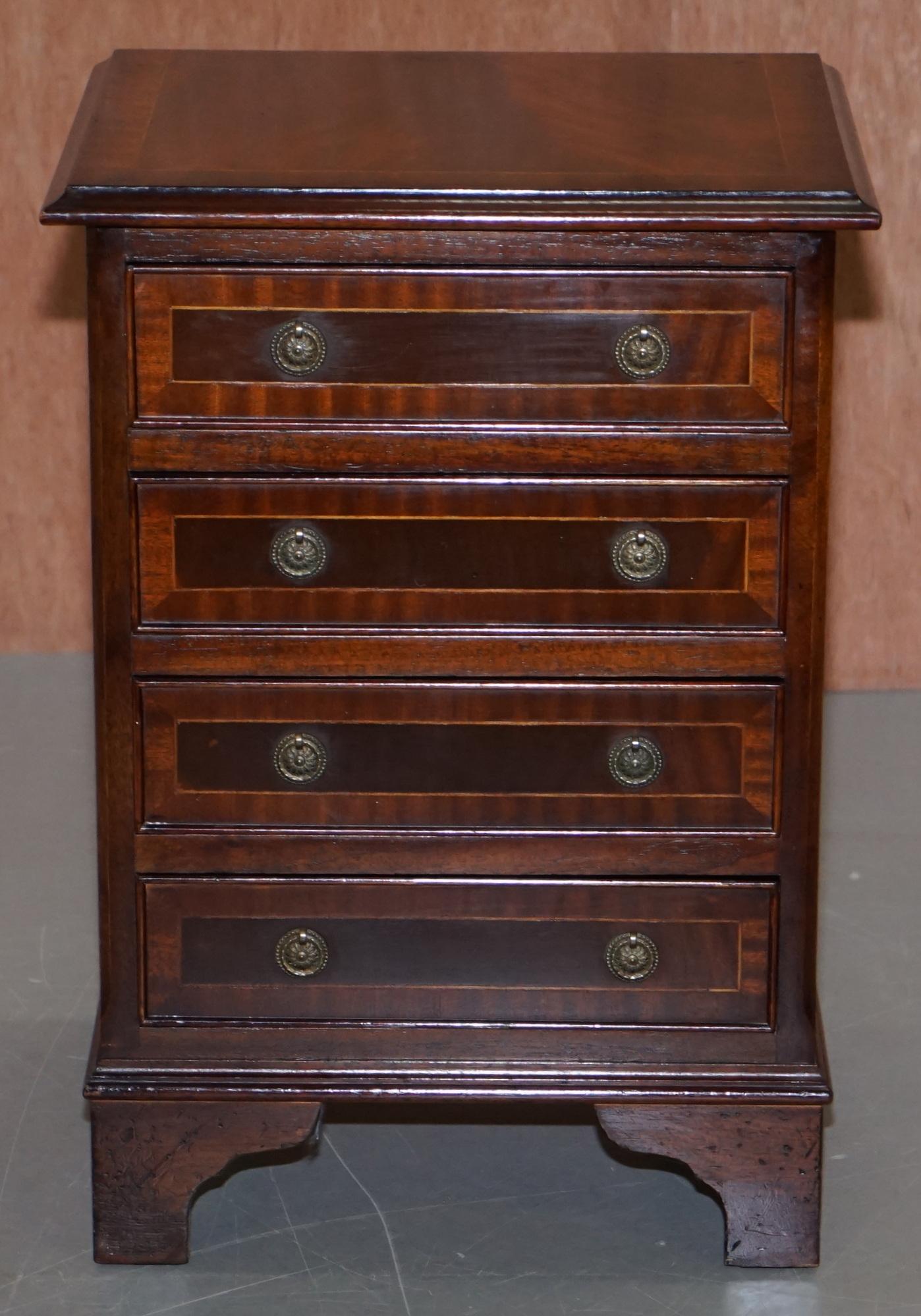 Pair of Flamed Mahogany Bedside Lamp Wine End Table Sized Chest of Drawers 7