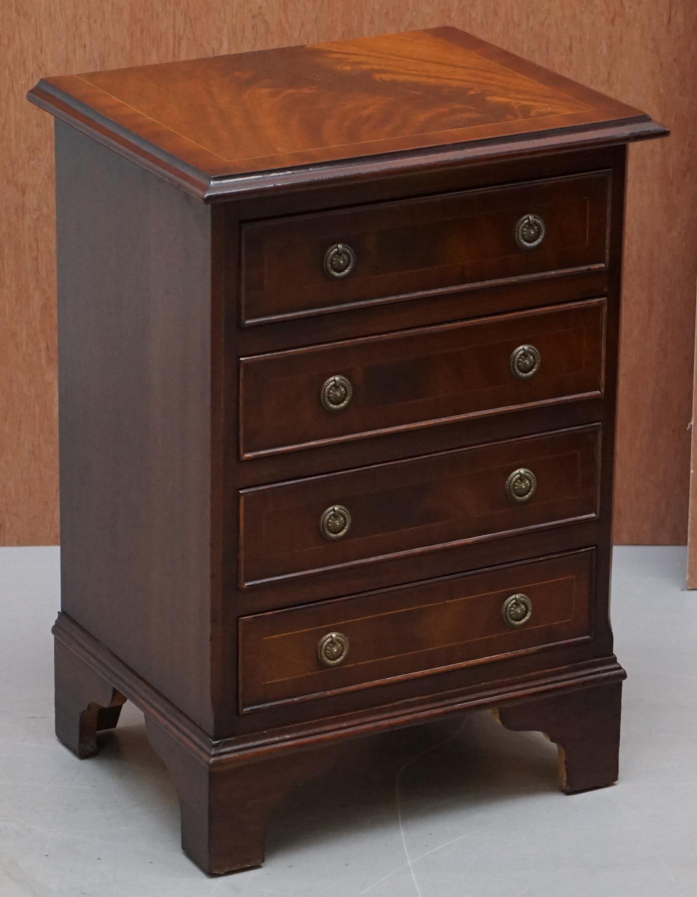 We are delighted to offer for sale this lovely pair of bedside or lamp table sized chests of drawers in flamed mahogany

A versatile and well made pair, they have a lovely flamed mahogany finish with early Georgian style handles

We have cleaned