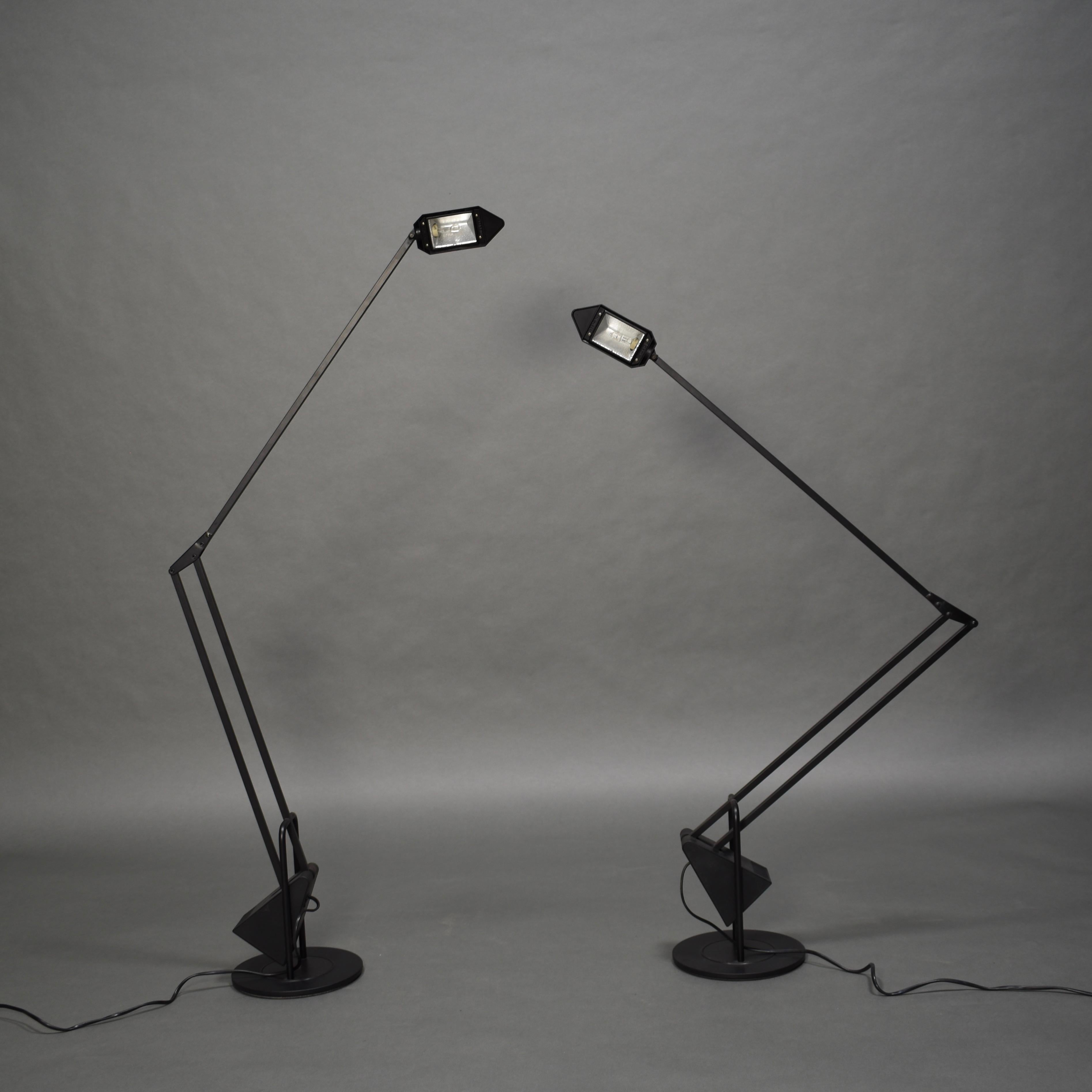 Mid-Century Modern Pair of 'Flamingo' Counterweight Table Lamps by Fridolin Naef for Luxo, Italy For Sale