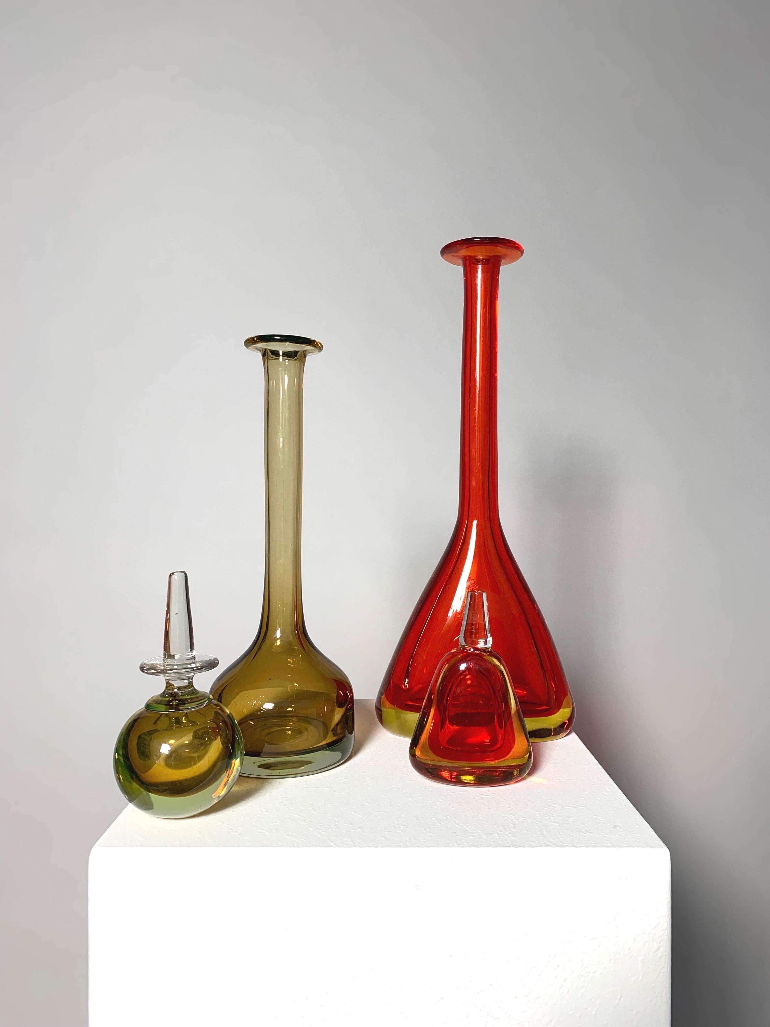 Pair of Flavio Poli Murano Glass Bottles Seguso Vetri d'Arte, Italy, 1960s  In Good Condition In Basel, BS