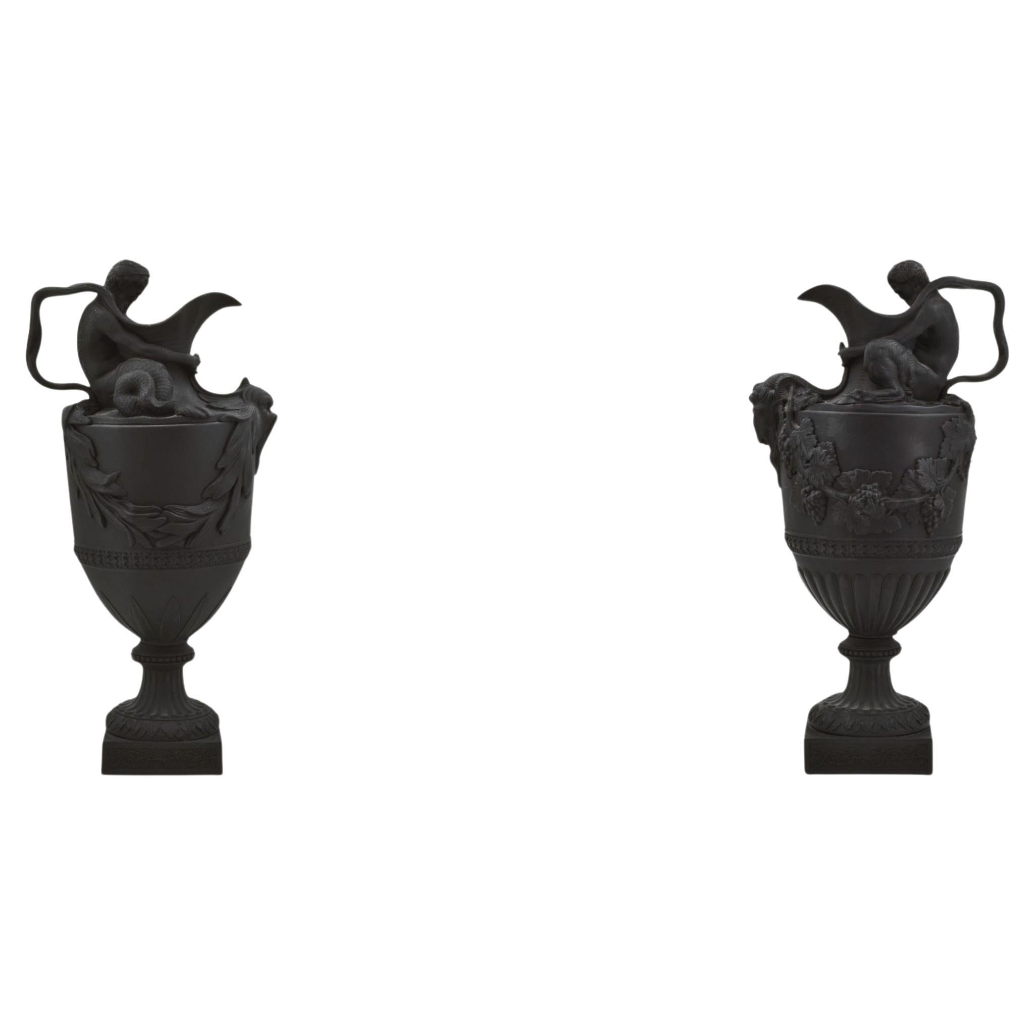 Ein Paar Flaxman-Würfel aus schwarzem Basalt. Wedgwood C1830.