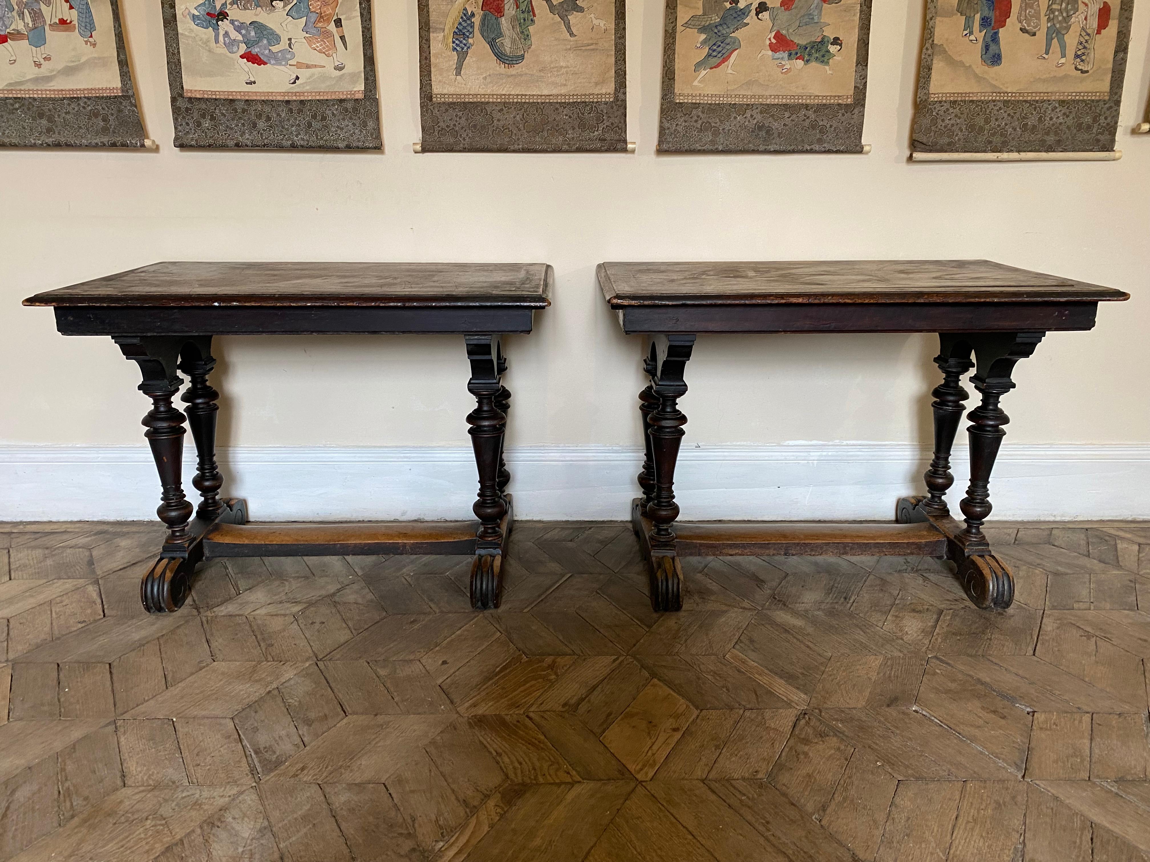 Pair of Flemish Estaminet Table - Late 18th - France Or Belgium For Sale 10