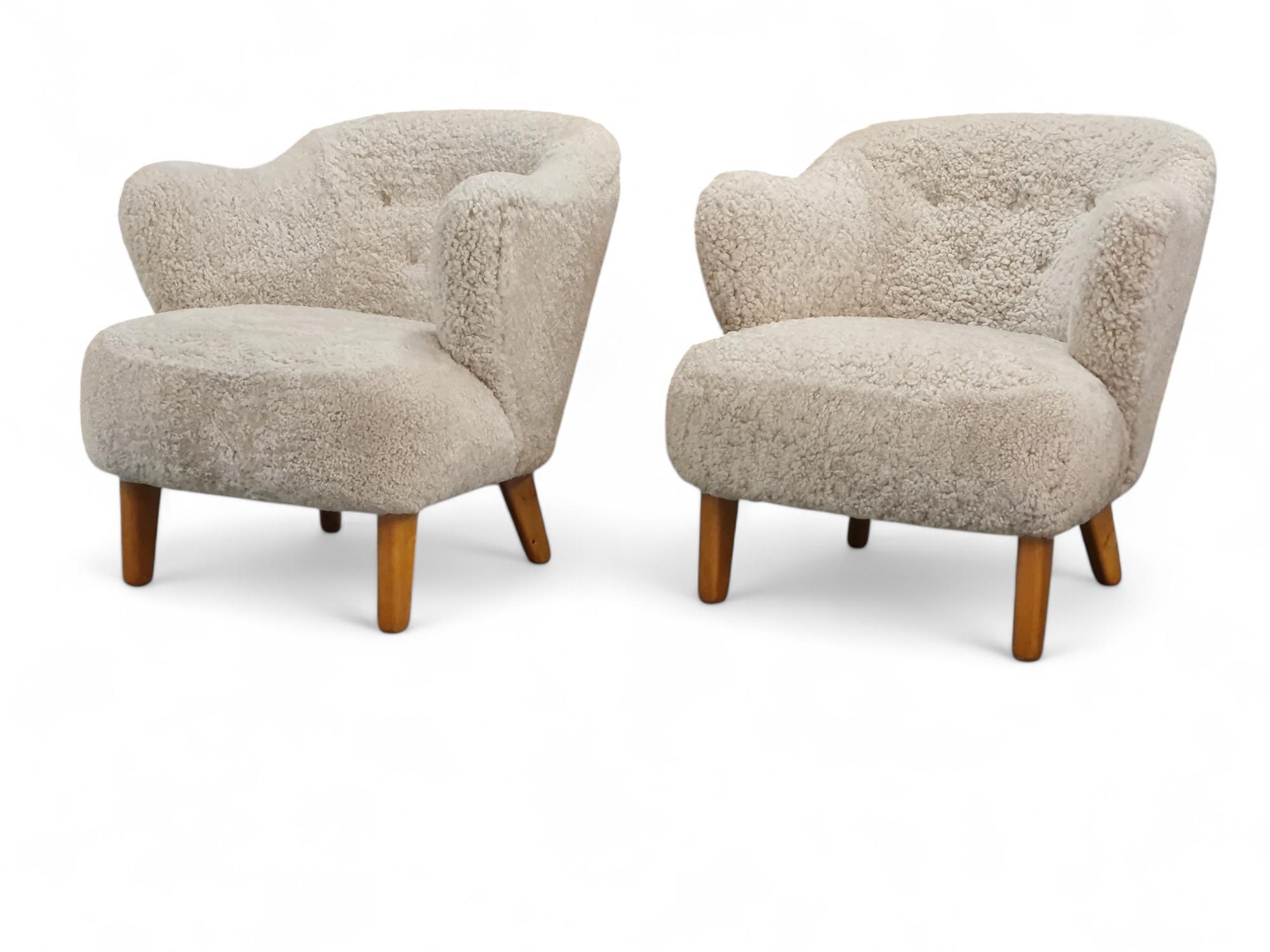 Coppia di sedie Flemming Lassen Ingeborg in pelle di pecora beige liscia, Asko 1950s in vendita 1