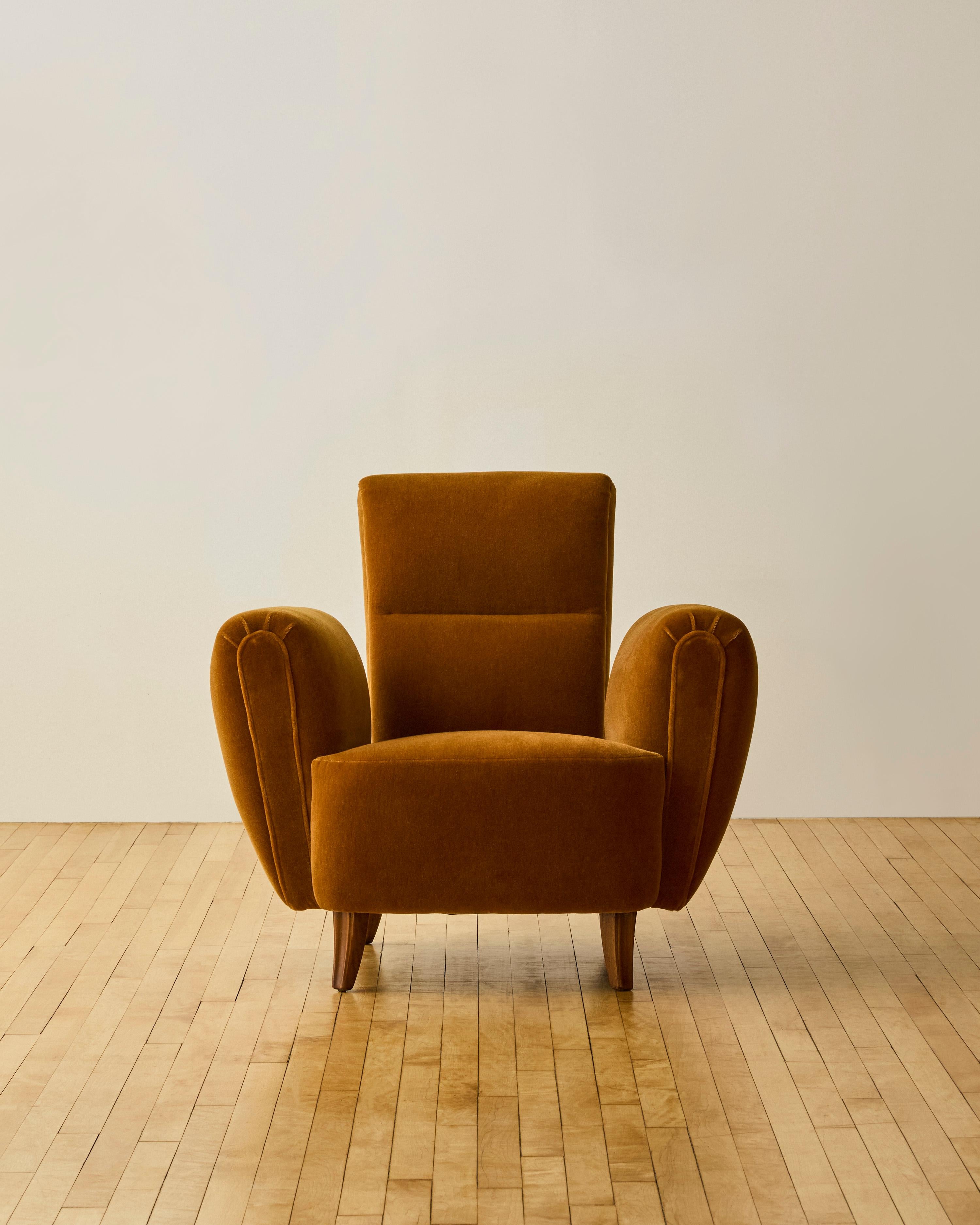 Milieu du XXe siècle Pair of Floating Arm Deco Lounge Chairs c. 1940's en vente
