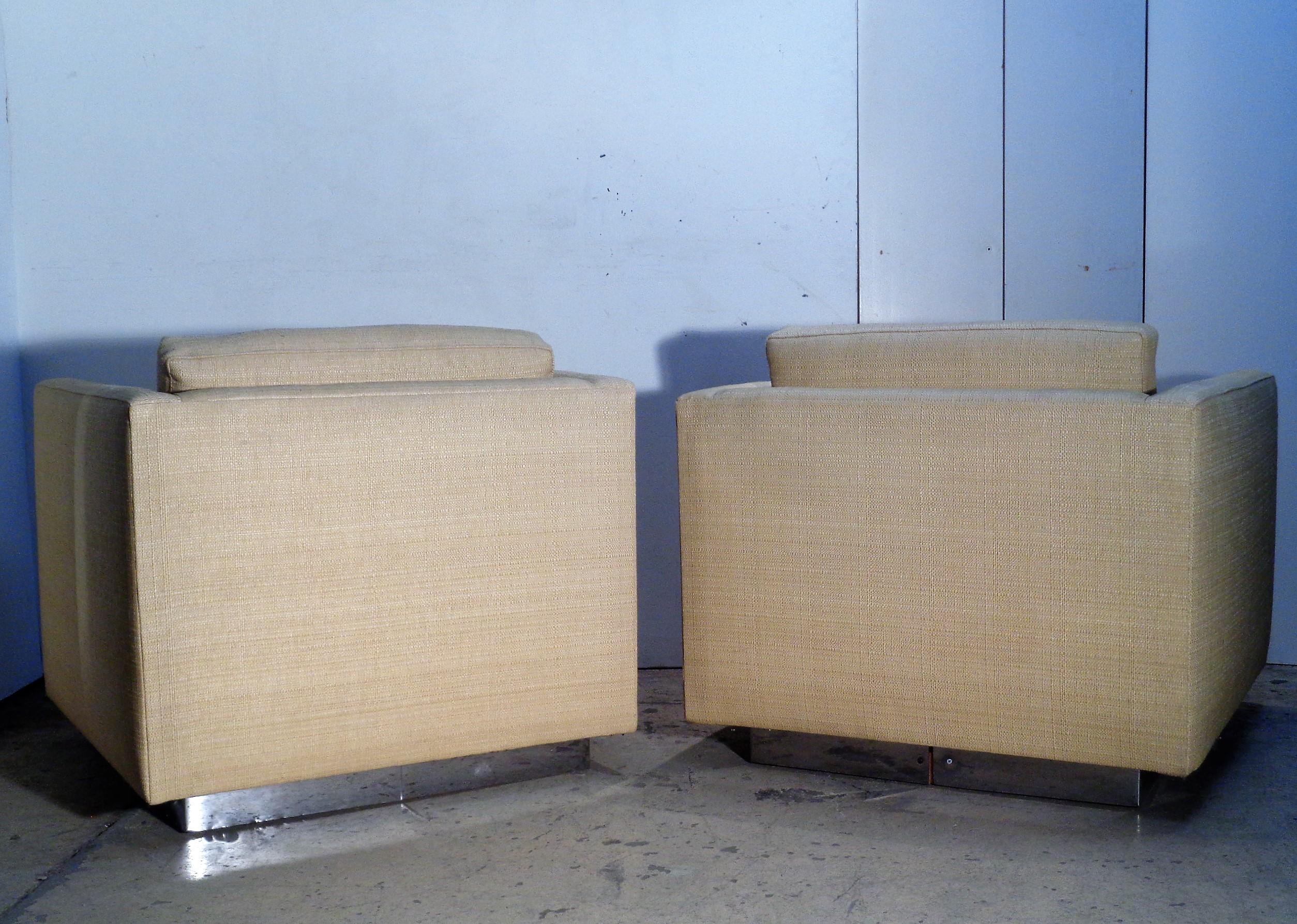 Pair of Floating Cube Lounge Chairs Style Milo Baughman 4