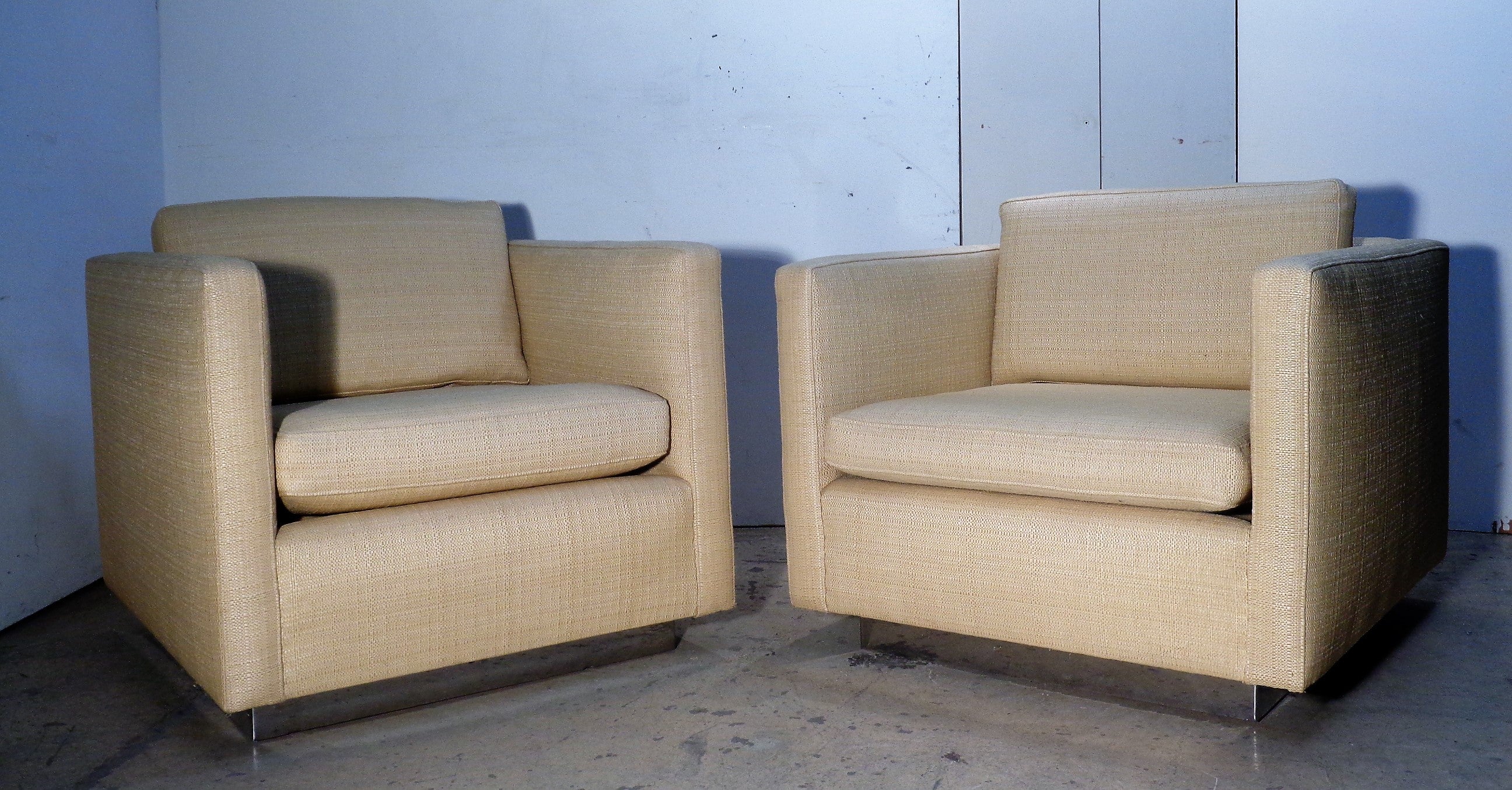 Pair of Floating Cube Lounge Chairs Style Milo Baughman In Good Condition In Rochester, NY