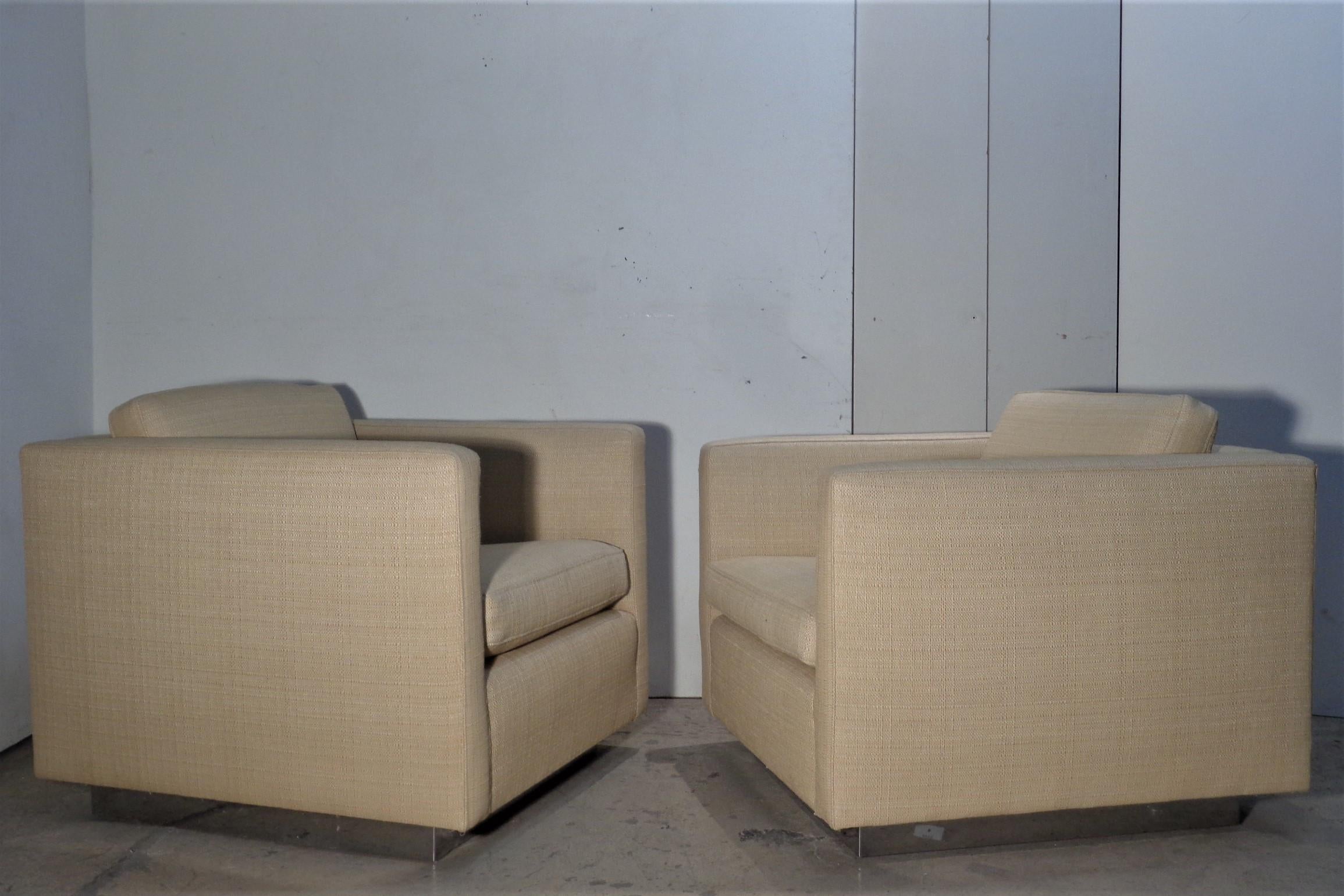 Late 20th Century Pair of Floating Cube Lounge Chairs Style Milo Baughman