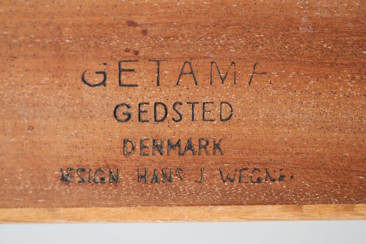 Paire de tables de nuit flottantes de Hans J.Wegner pour Getama Gedsted en vente 3