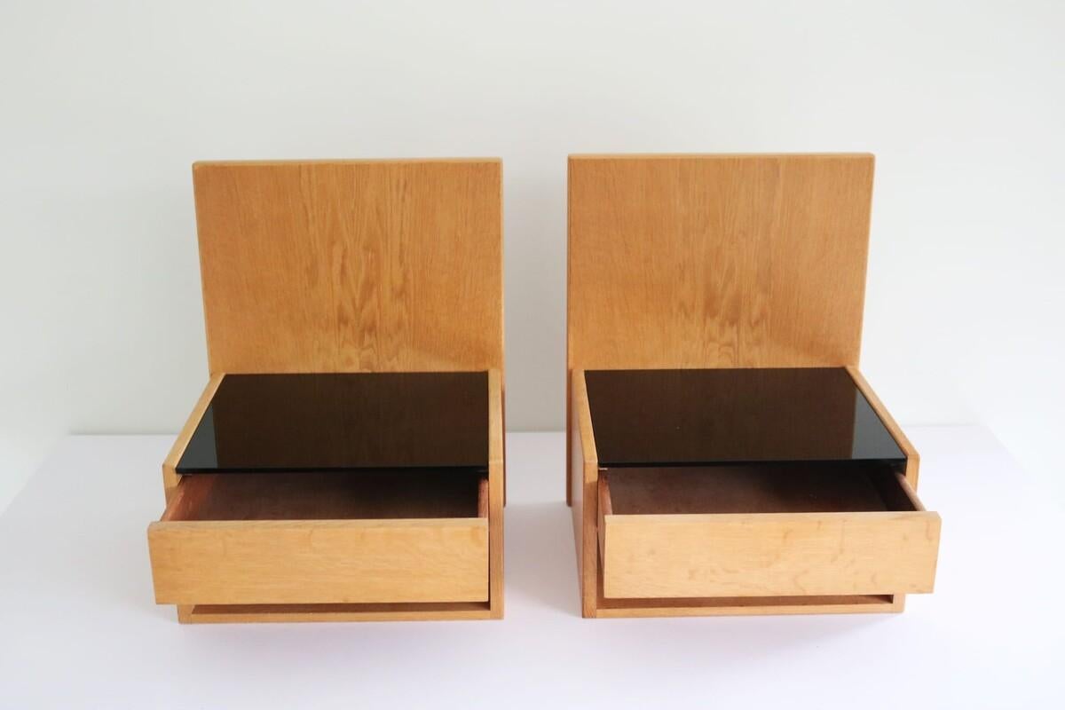 Pair of Floating Nightstands made by Hans J.Wegner for Getama Gedsted editor. The original attribution mark can be found at the bottom.